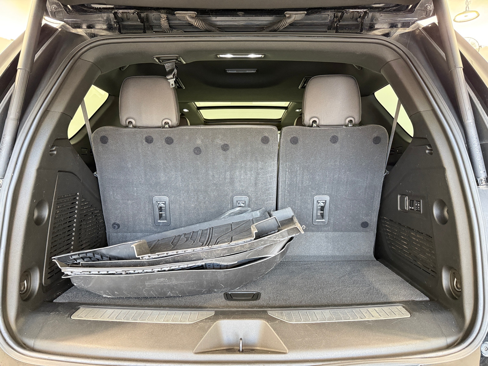 Thumbnail: 2023 Chevrolet Tahoe - 6