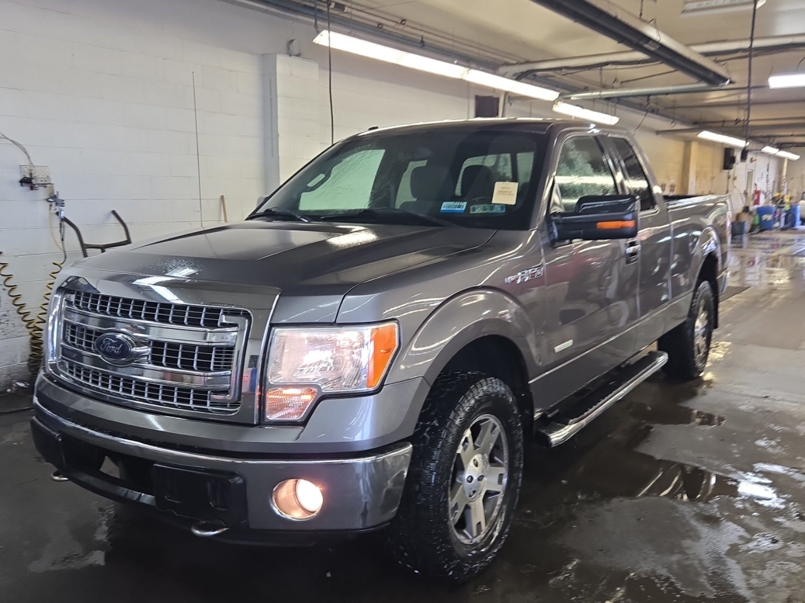 2013 Ford F-150 4WD Supercab 145" XLT