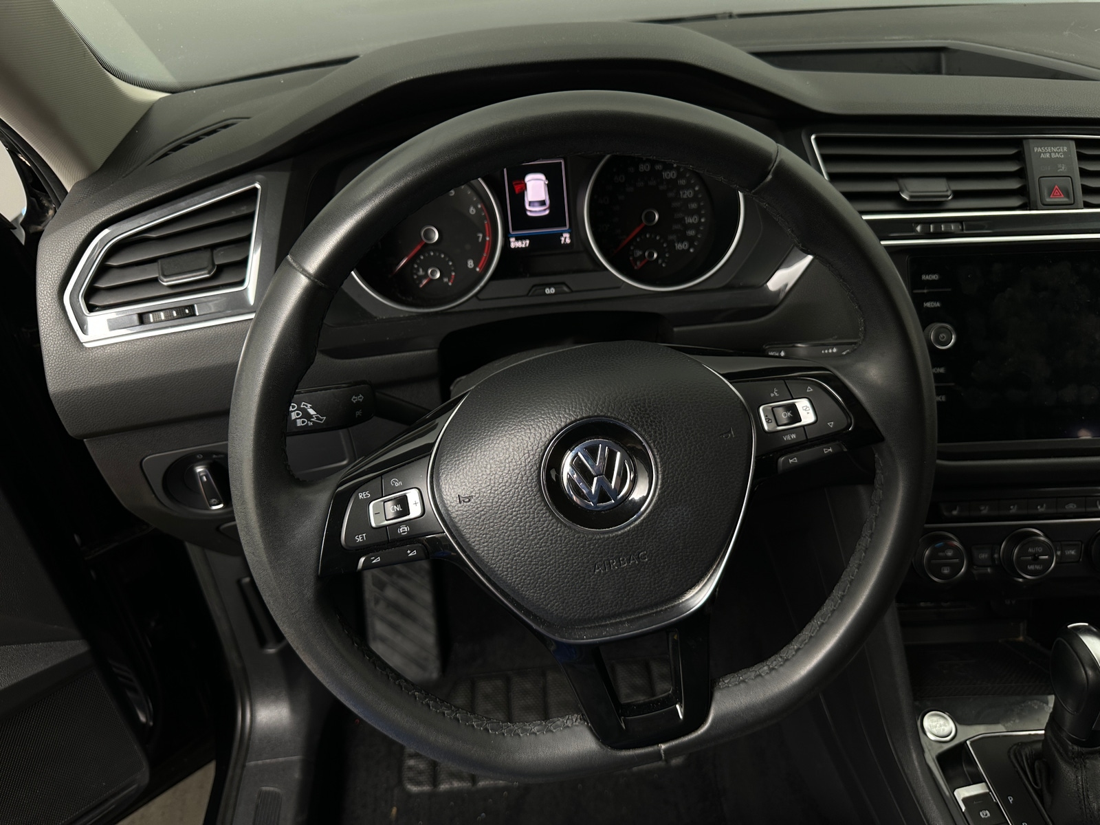Thumbnail: 2020 Volkswagen Tiguan - 4