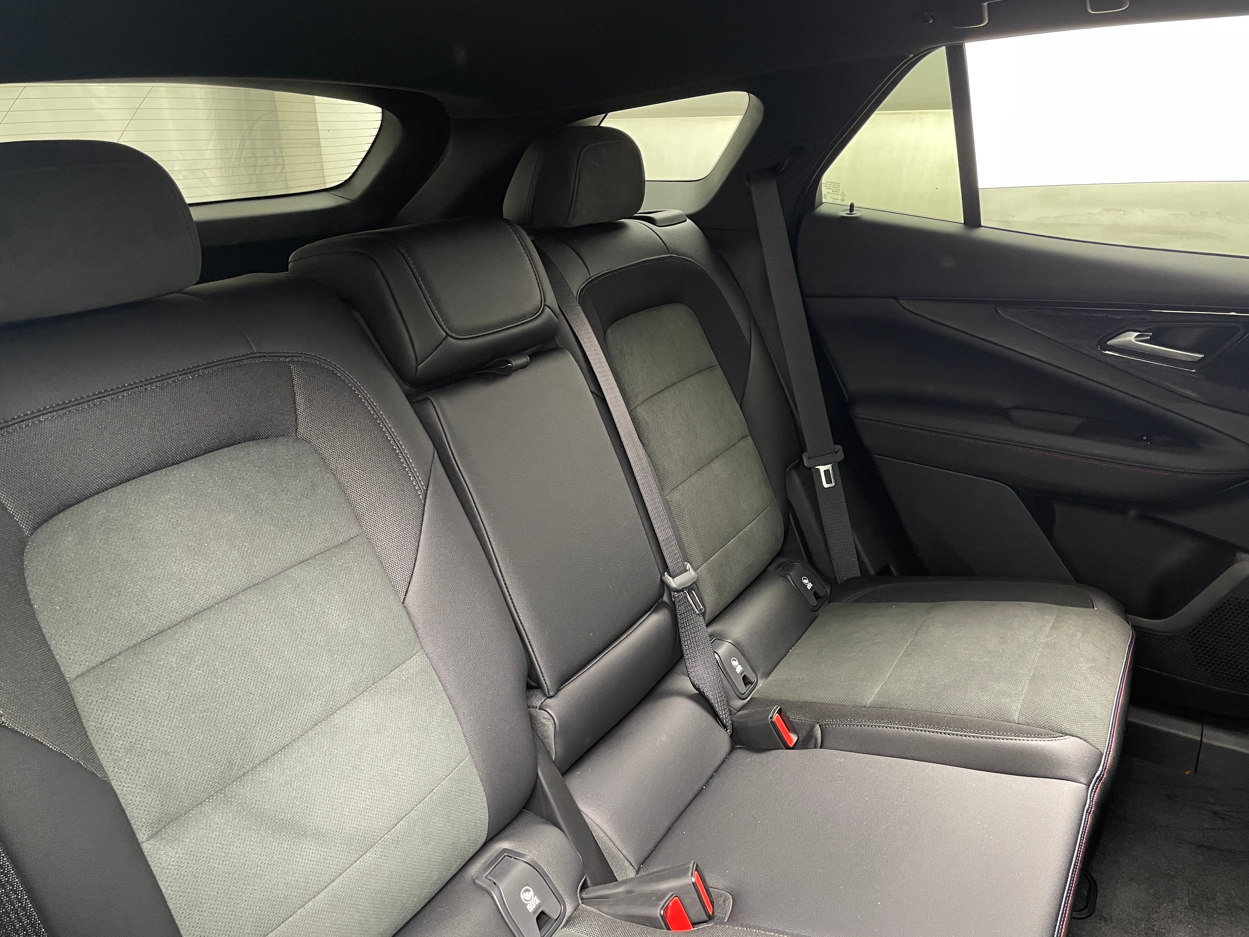 Used 2025 Chevrolet Blazer EV RS with VIN 3GNKDCRM0SS186632 for sale in Auburn, WA
