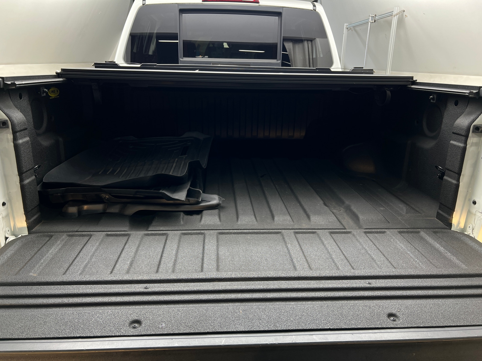 Thumbnail: 2015 Nissan Titan - 7