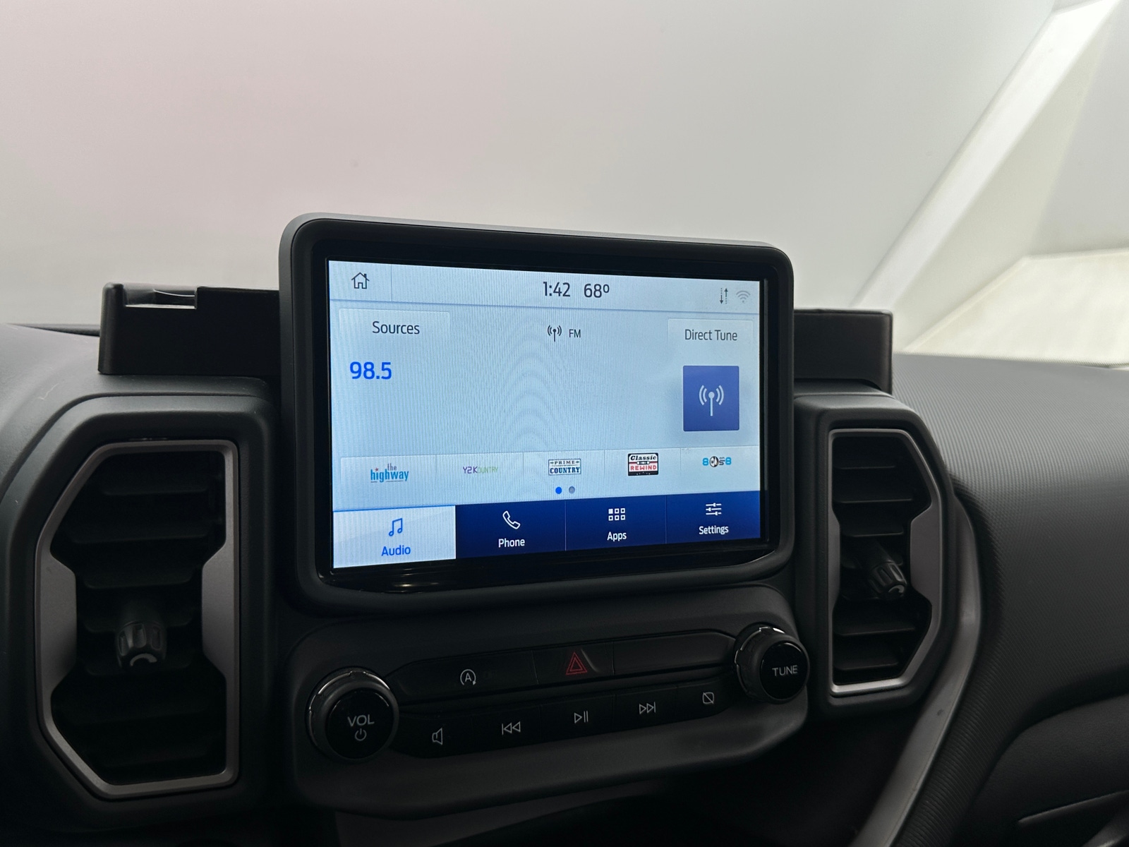 Thumbnail: 2021 Ford Bronco Sport - 4