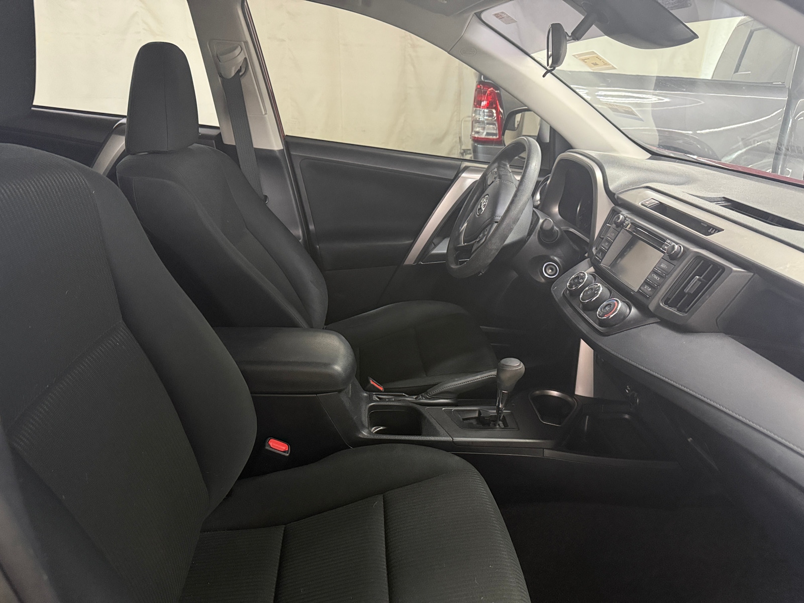 Thumbnail: 2018 Toyota RAV4 - 2