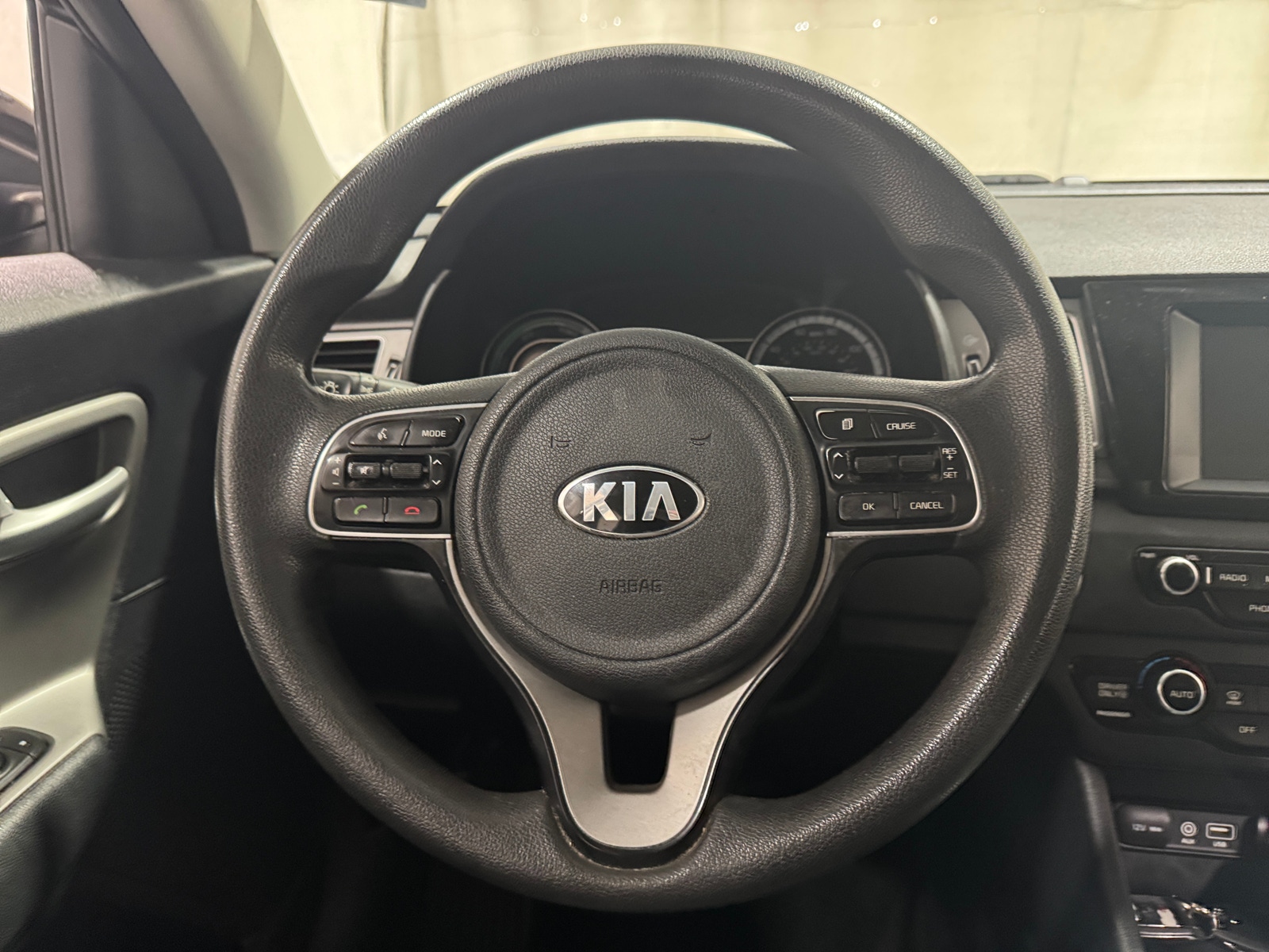 Thumbnail: 2019 Kia Niro - 5
