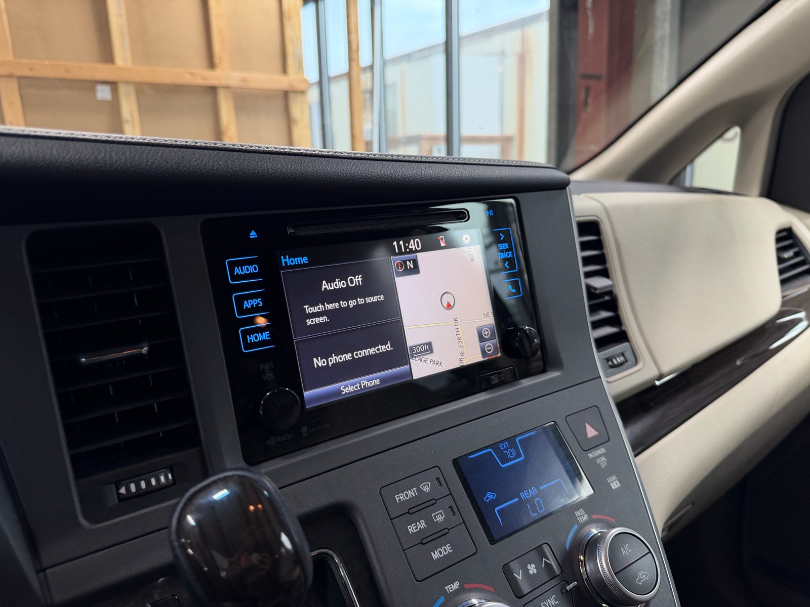 Thumbnail: 2015 Toyota Sienna - 3