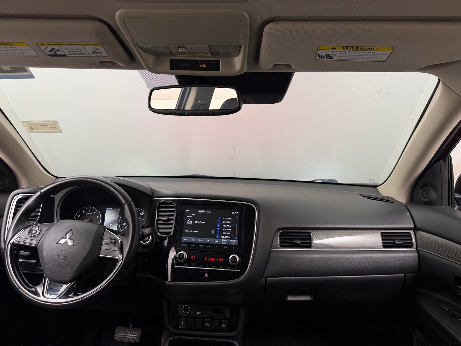 Thumbnail: 2020 Mitsubishi Outlander - 2