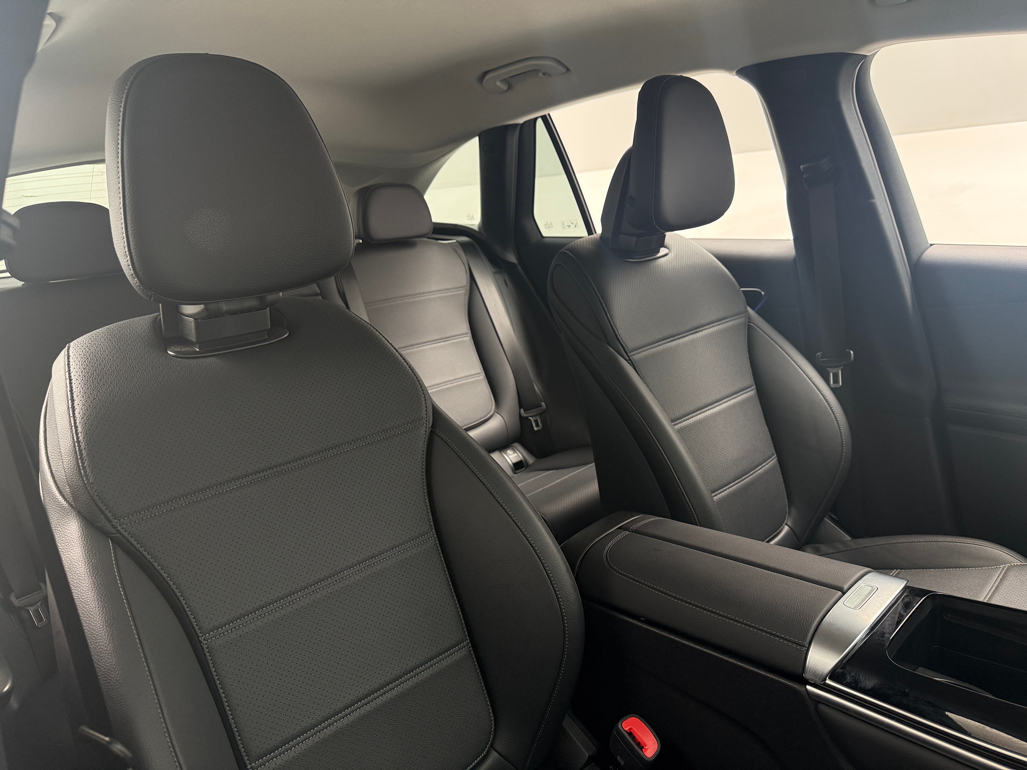 2025 Mercedes-Benz GLC Base