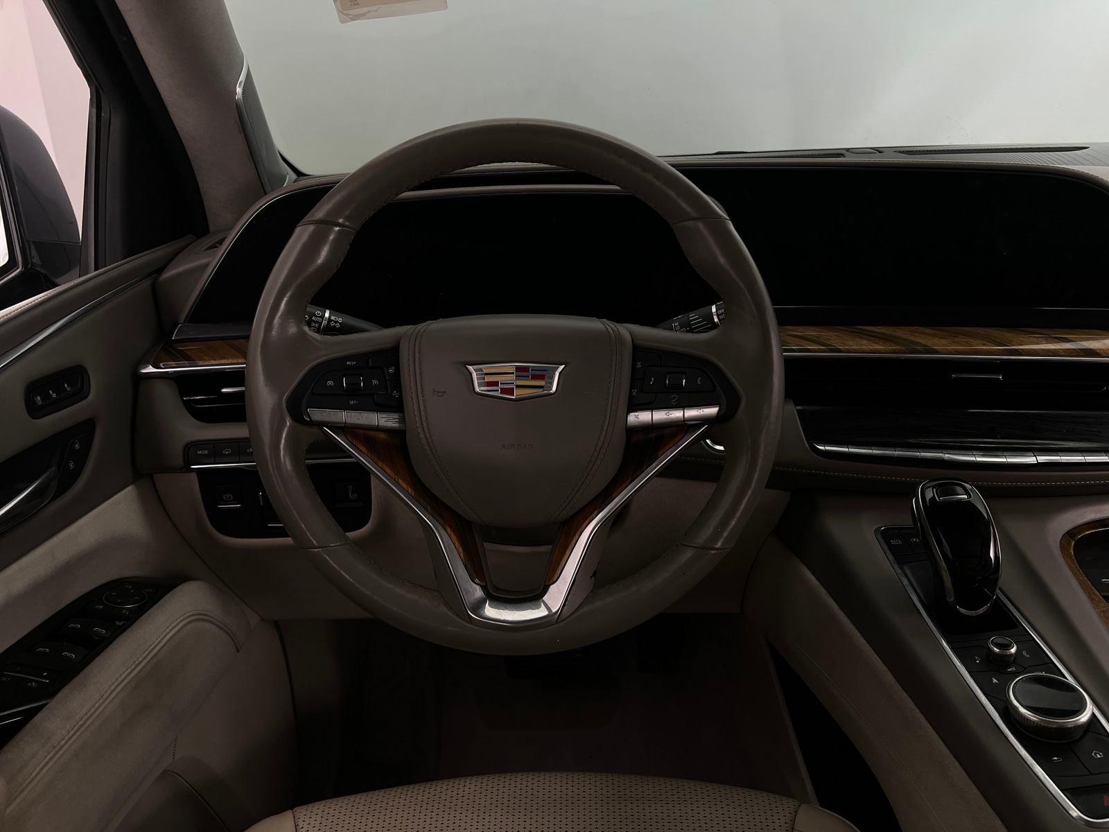 Thumbnail: 2021 Cadillac Escalade - 4