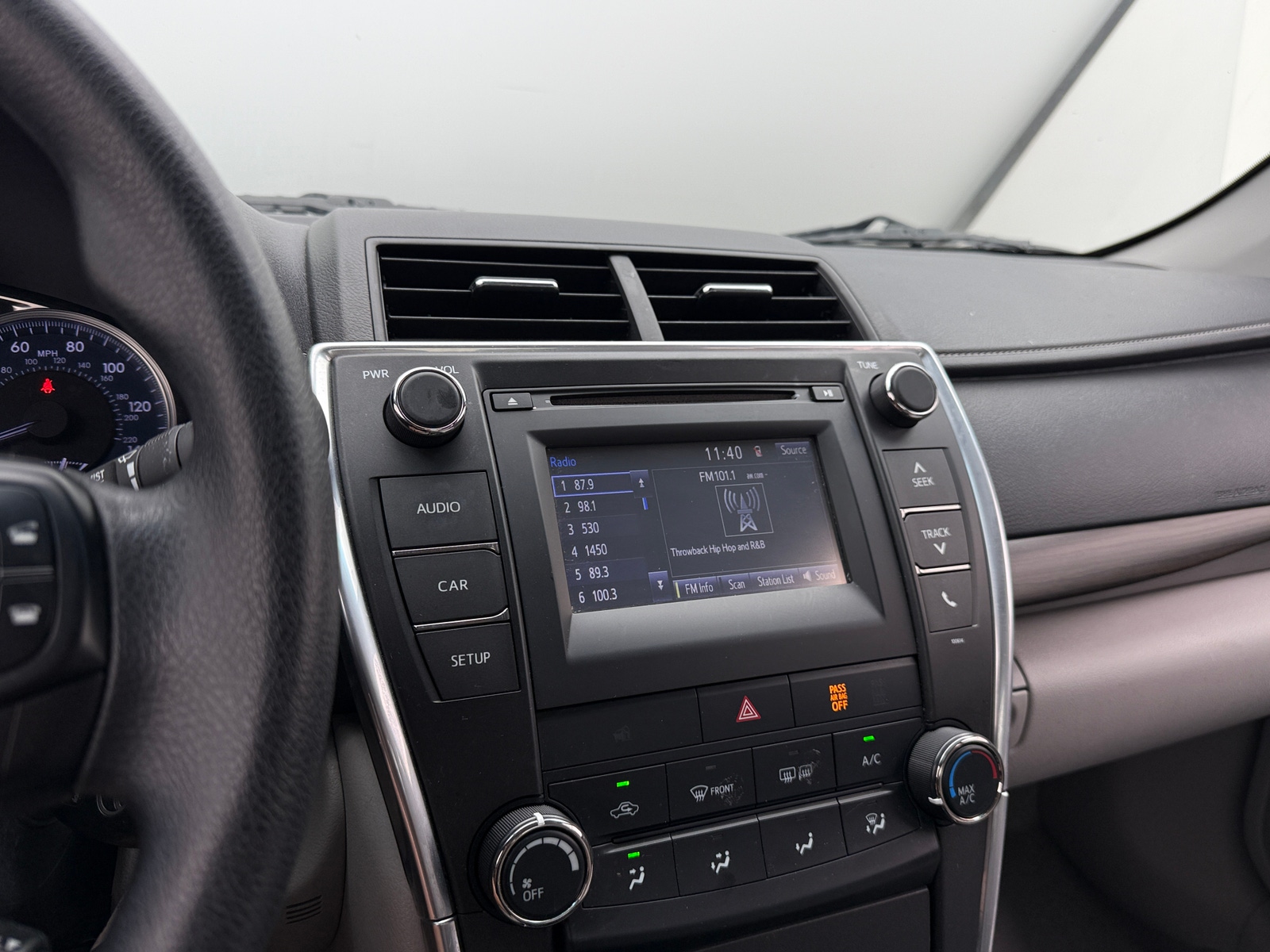 Thumbnail: 2016 Toyota Camry - 4