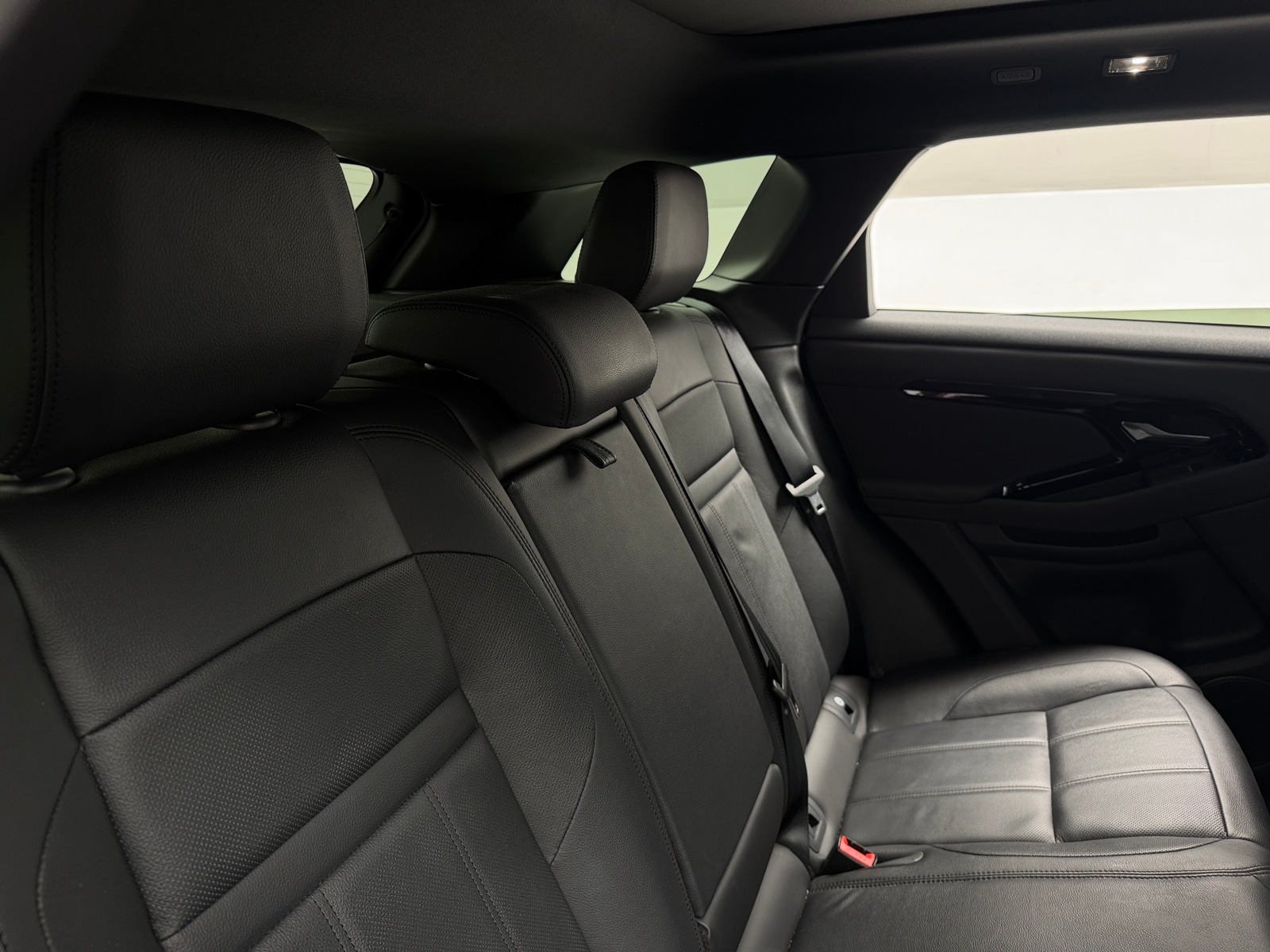 Thumbnail: 2024 Land Rover Range Rover Evoque - 5