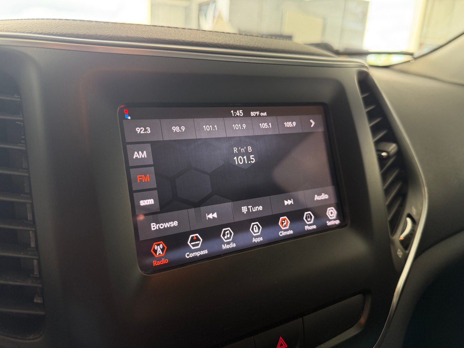 Thumbnail: 2019 Jeep Cherokee - 4