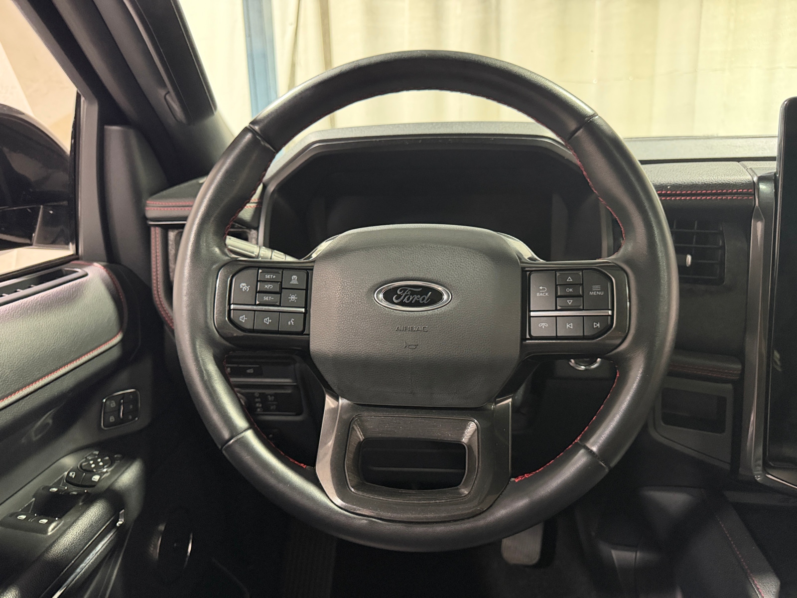 Thumbnail: 2022 Ford Expedition - 4