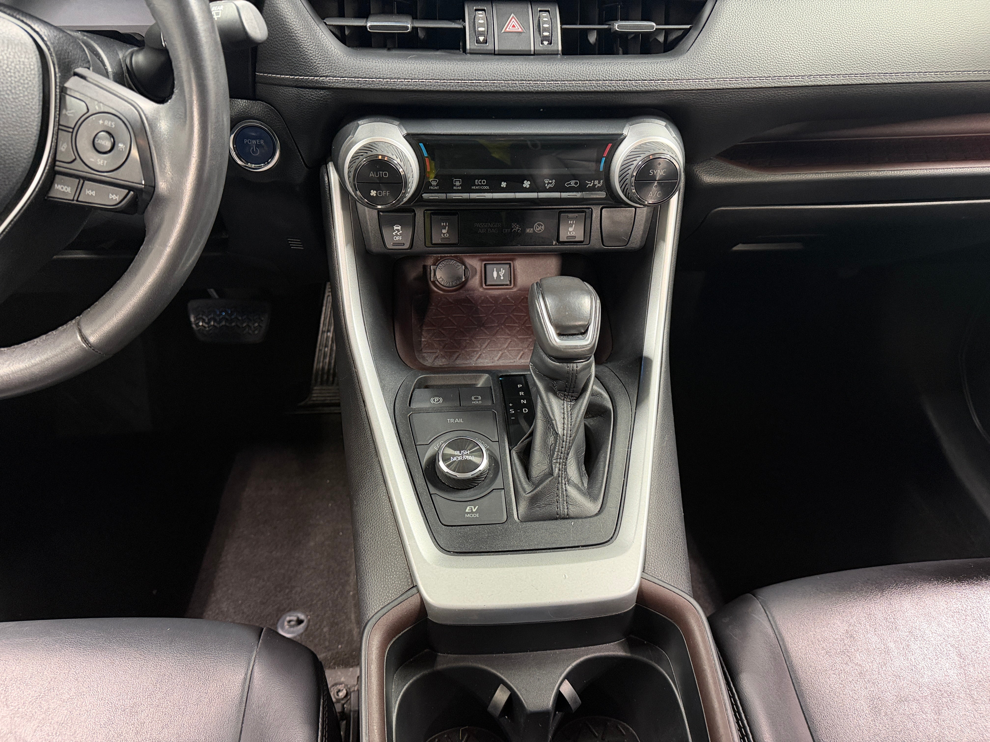 2019 Toyota RAV4 Limited - Photo 7