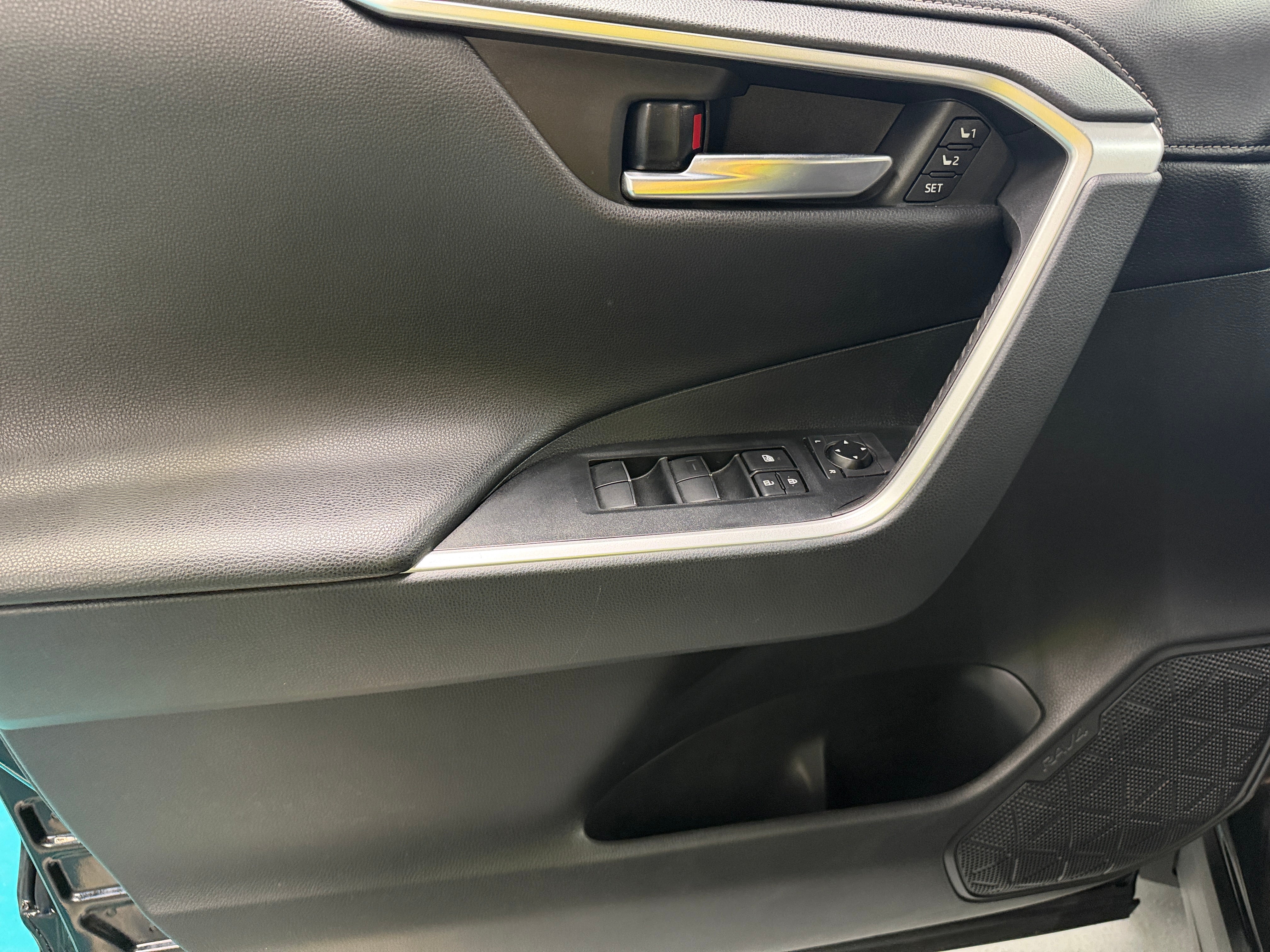2019 Toyota RAV4 Limited - Photo 2