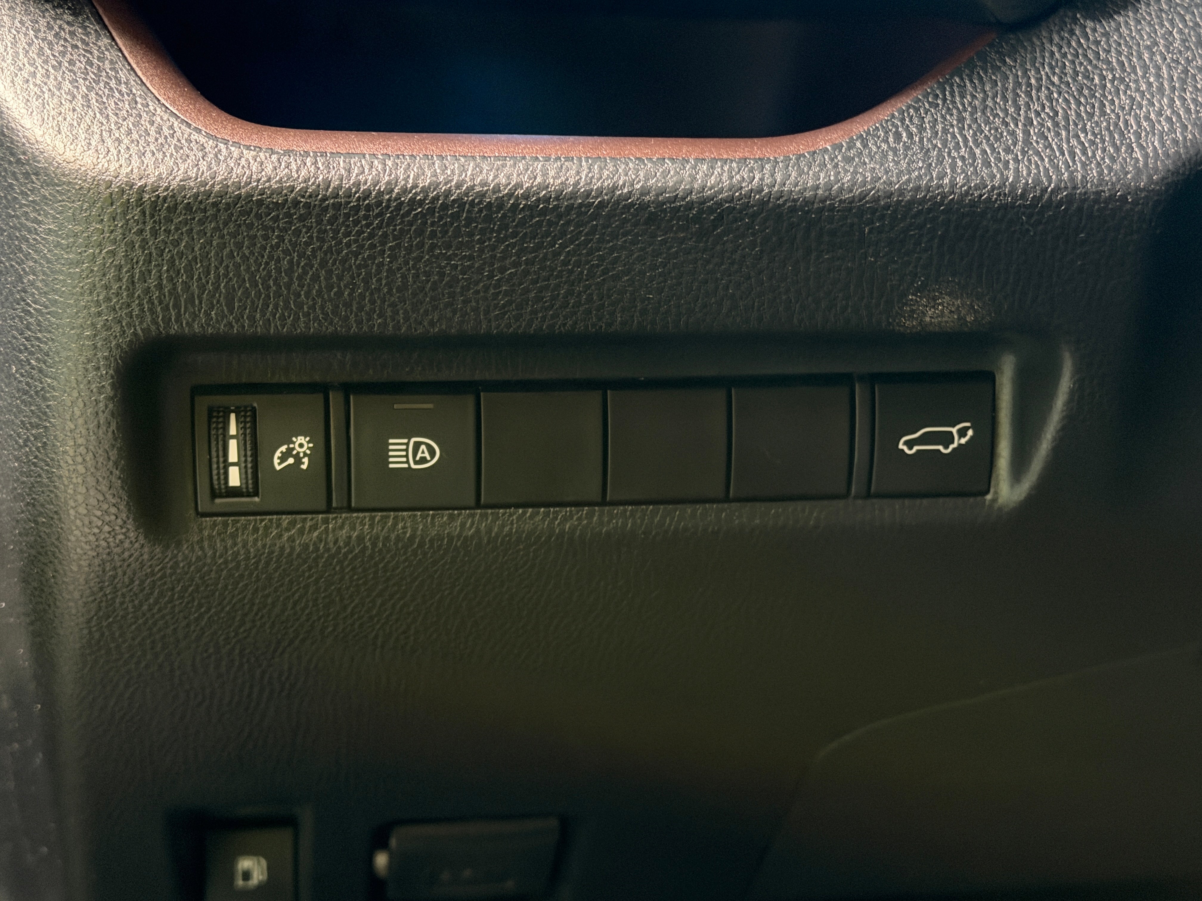 2019 Toyota RAV4 Limited - Photo 11