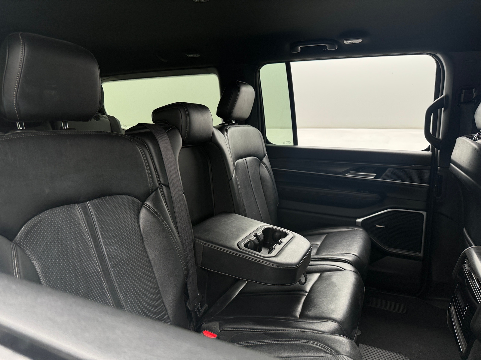 Thumbnail: 2024 Jeep Wagoneer - 5