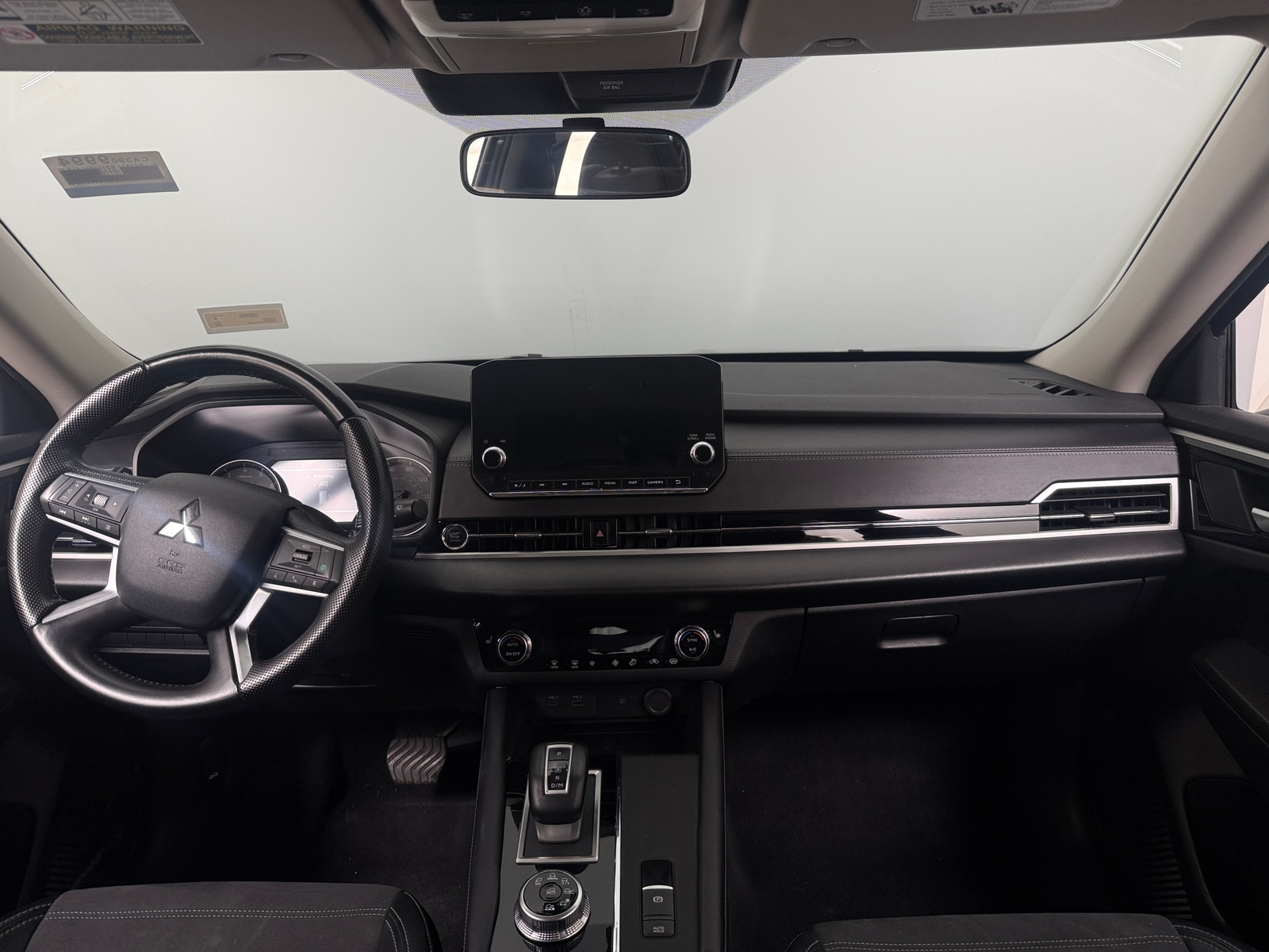 Thumbnail: 2024 Mitsubishi Outlander - 2