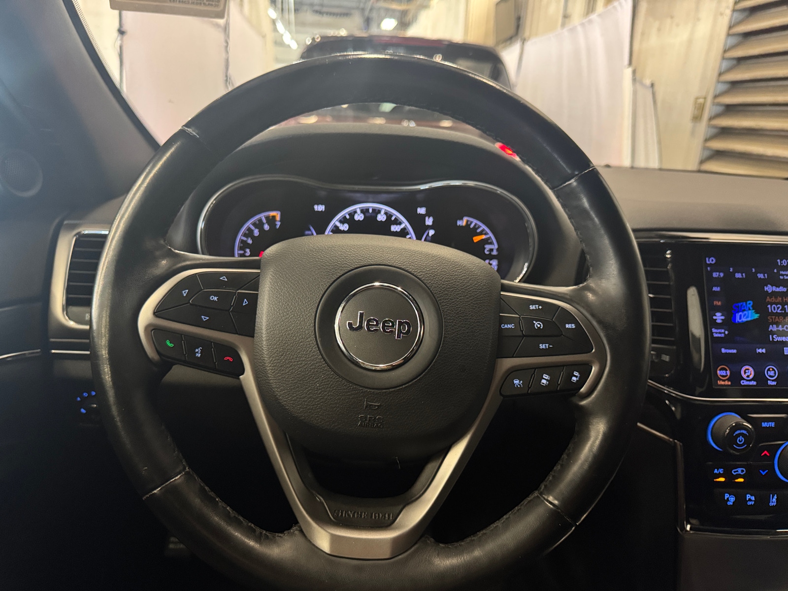 Thumbnail: 2020 Jeep Grand Cherokee - 4