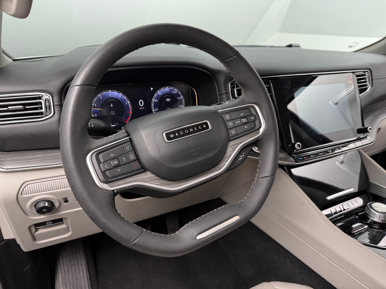 Thumbnail: 2024 Jeep Wagoneer - 4