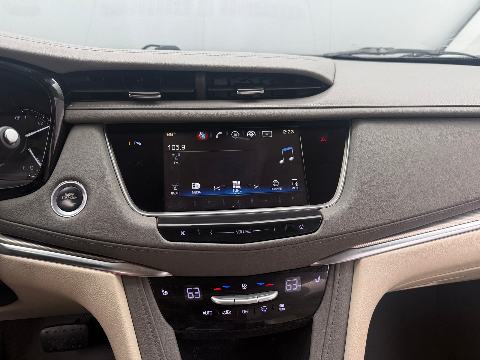 Thumbnail: 2018 Cadillac XT5 - 3