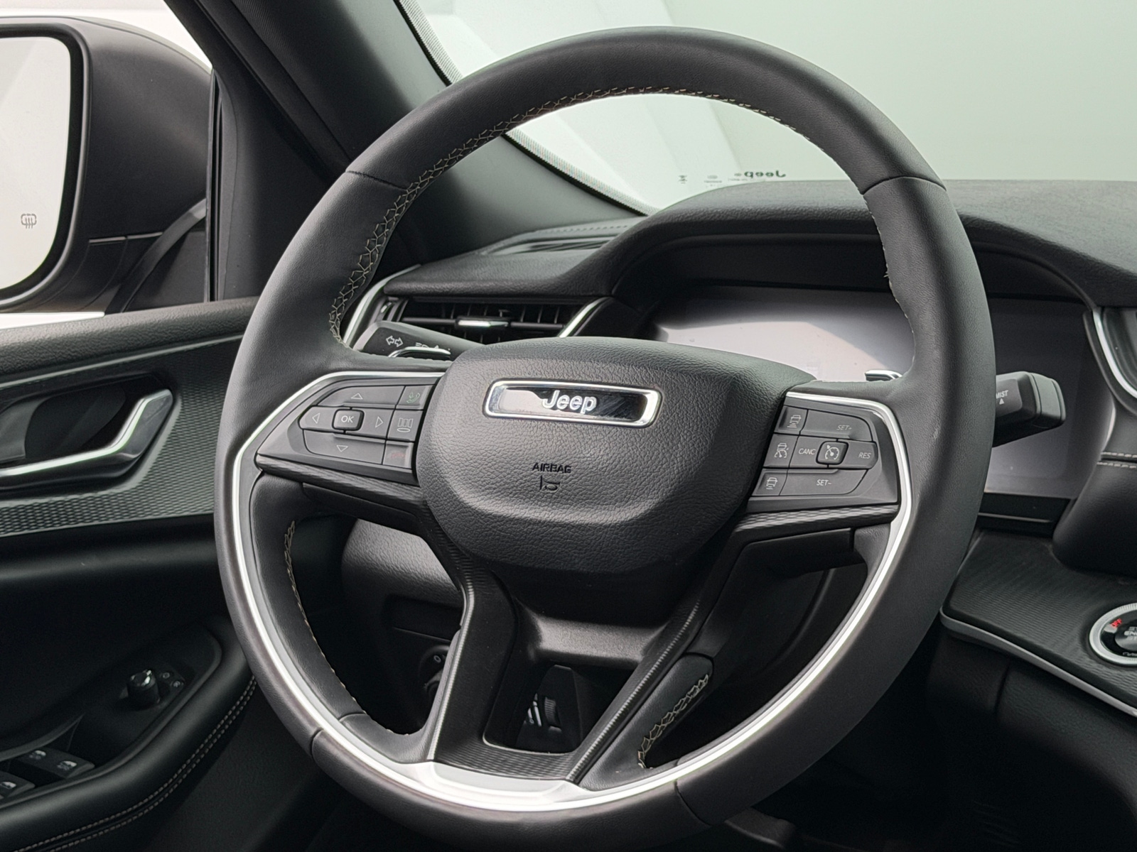 Thumbnail: 2025 Jeep Grand Cherokee L - 5