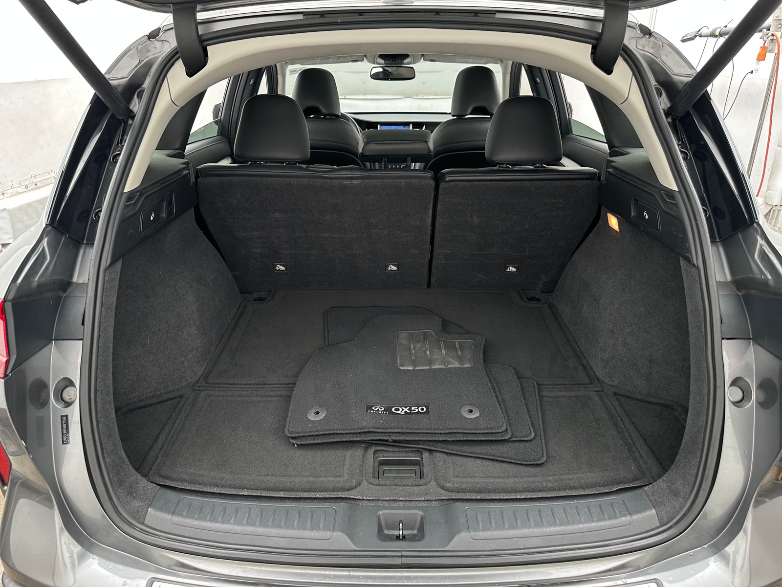 Thumbnail: 2019 INFINITI QX50 - 6
