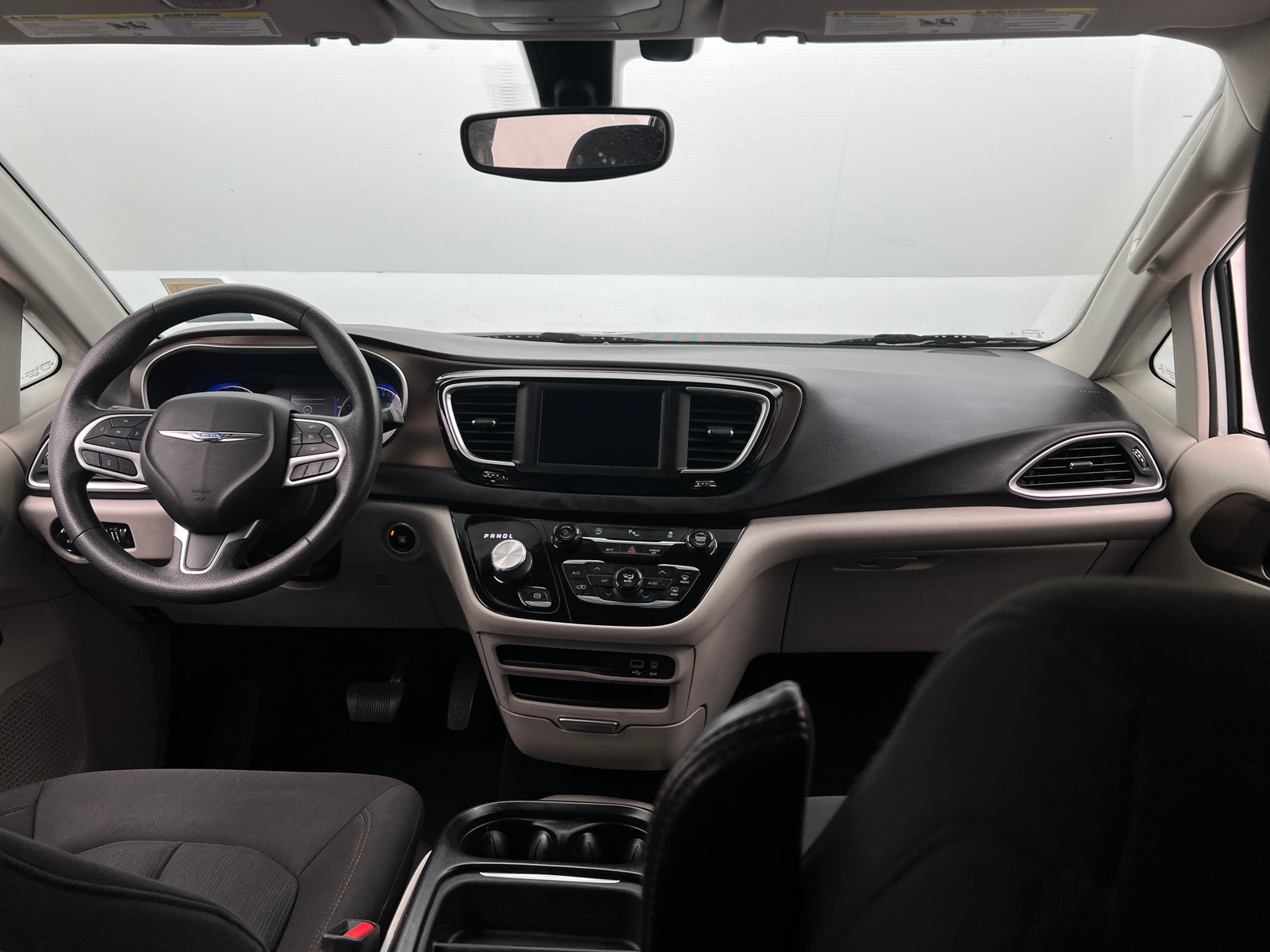Thumbnail: 2018 Chrysler Pacifica - 3
