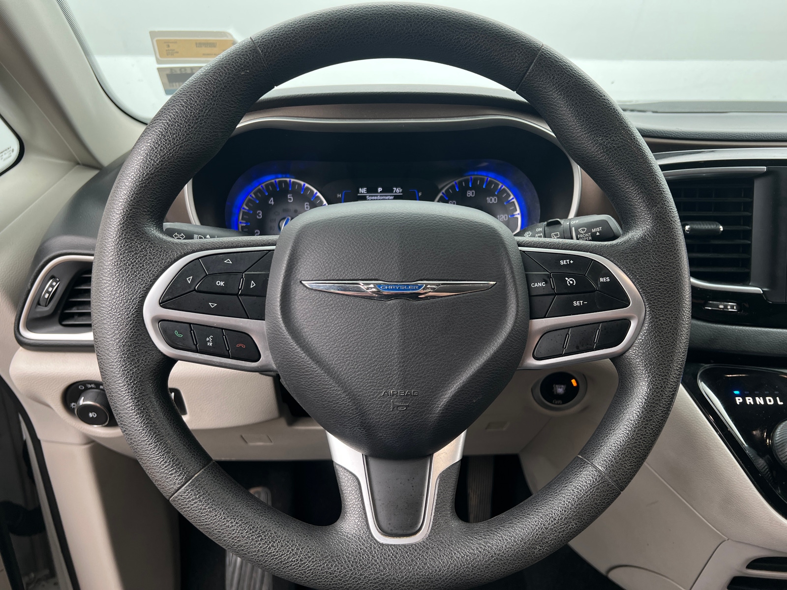 Thumbnail: 2018 Chrysler Pacifica - 5