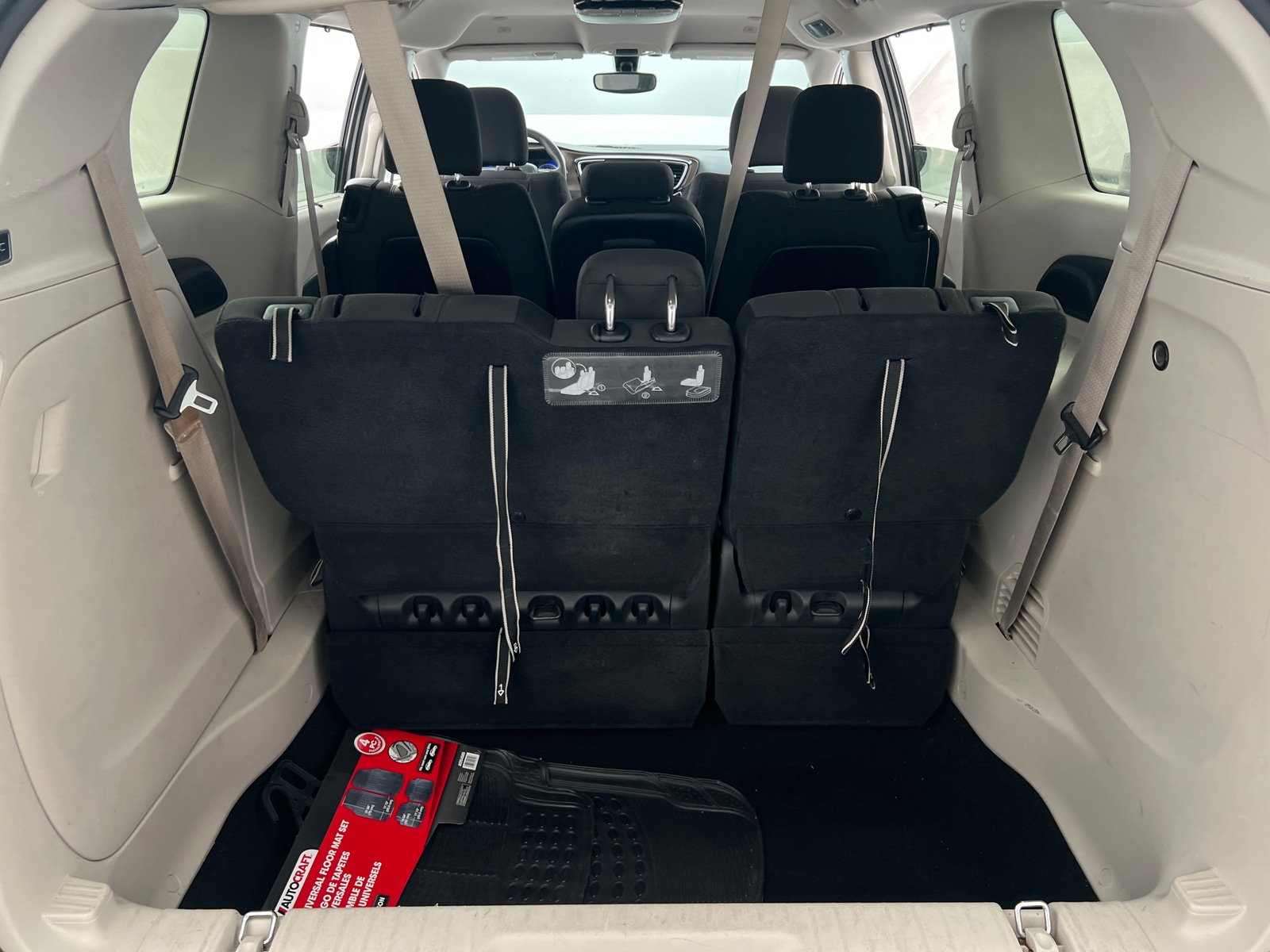 Thumbnail: 2018 Chrysler Pacifica - 7