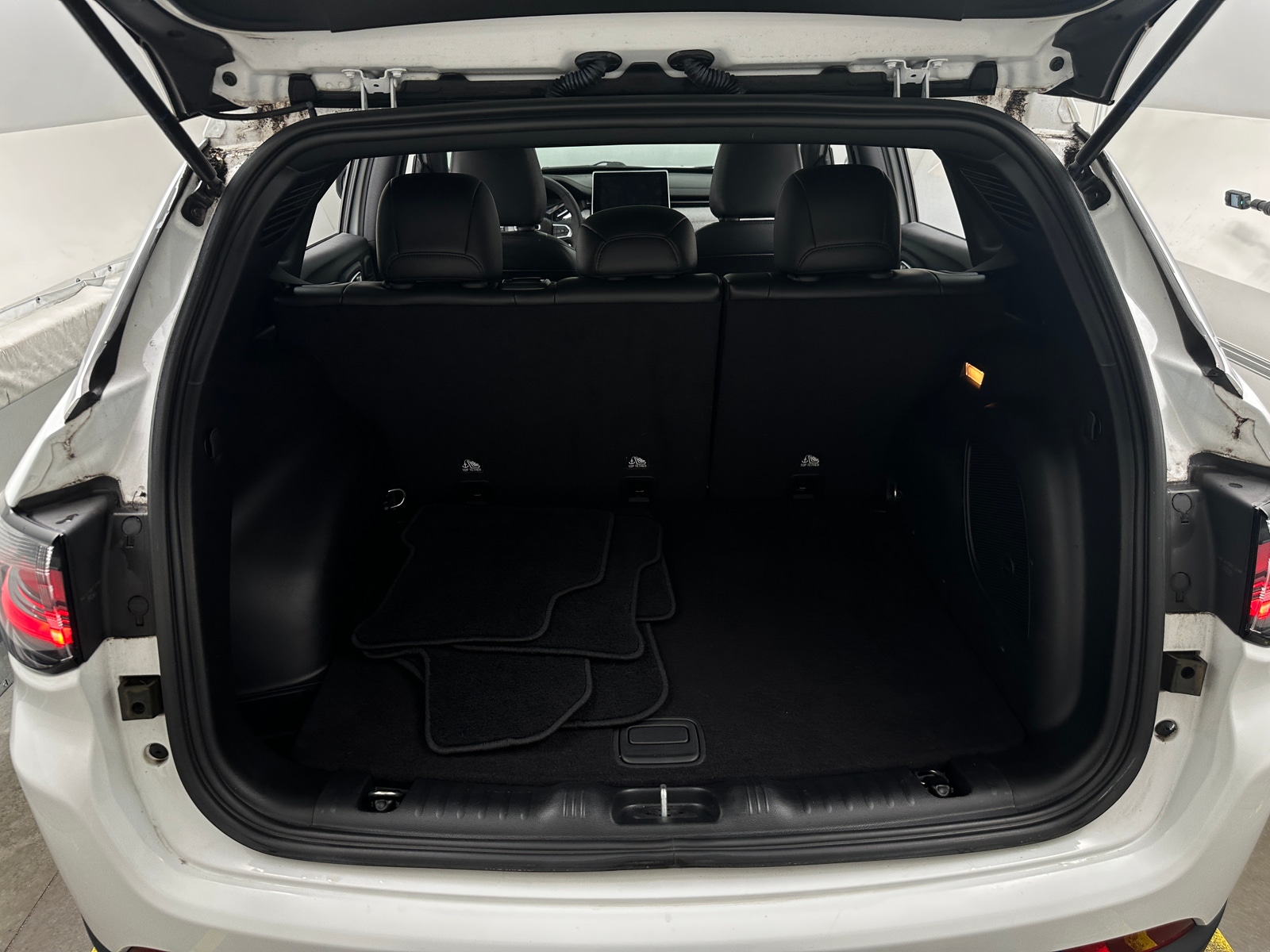 Thumbnail: 2023 Jeep Compass - 6