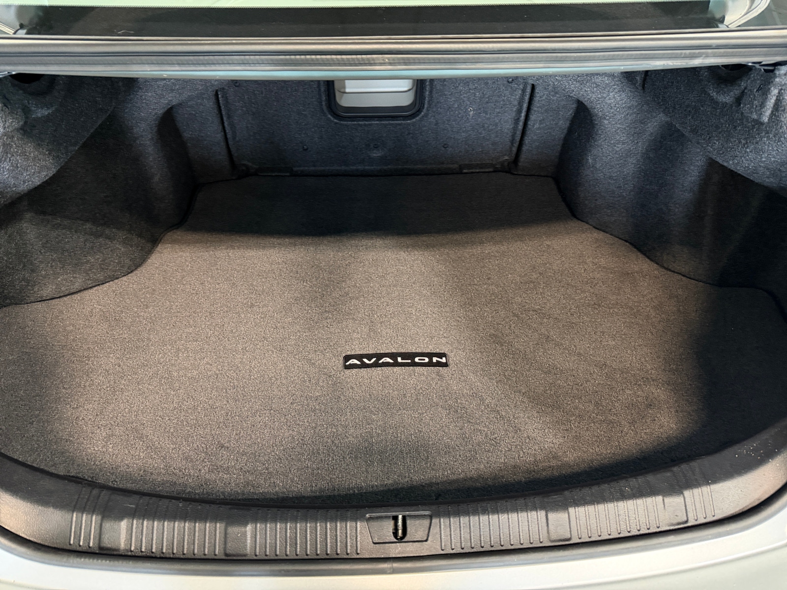 Thumbnail: 2013 Toyota Avalon - 6