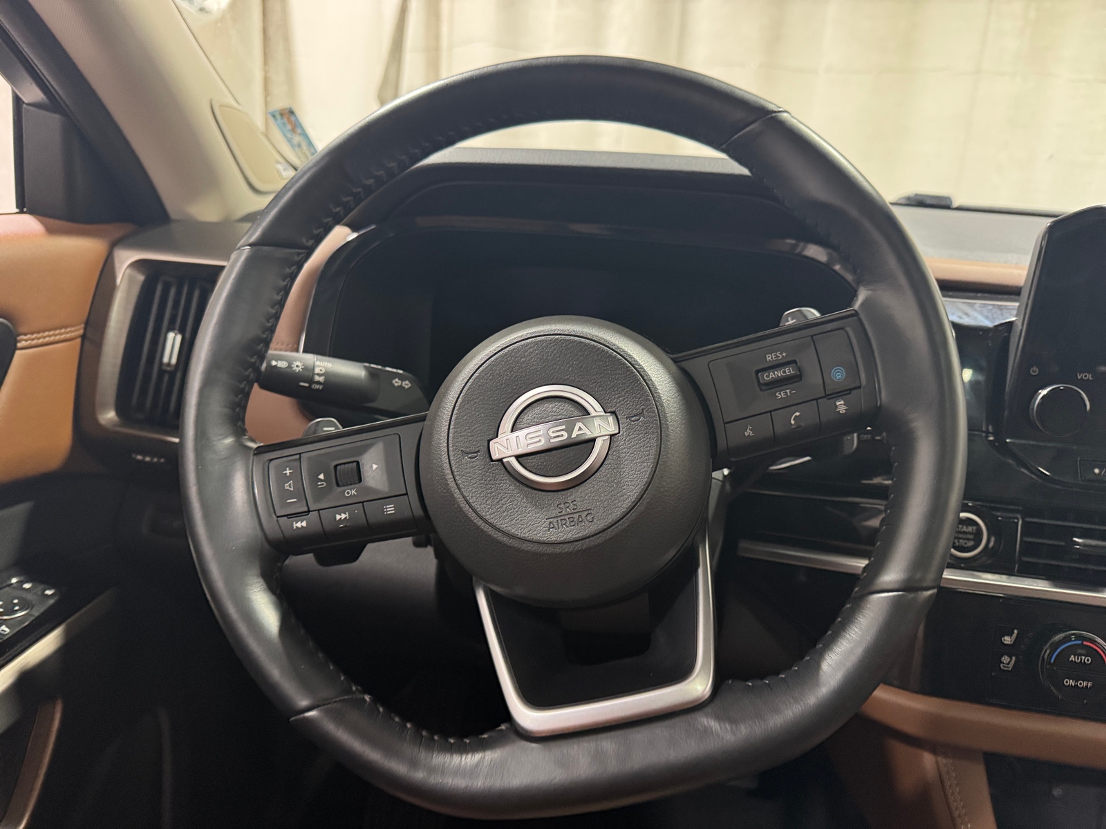 Thumbnail: 2023 Nissan Pathfinder - 4