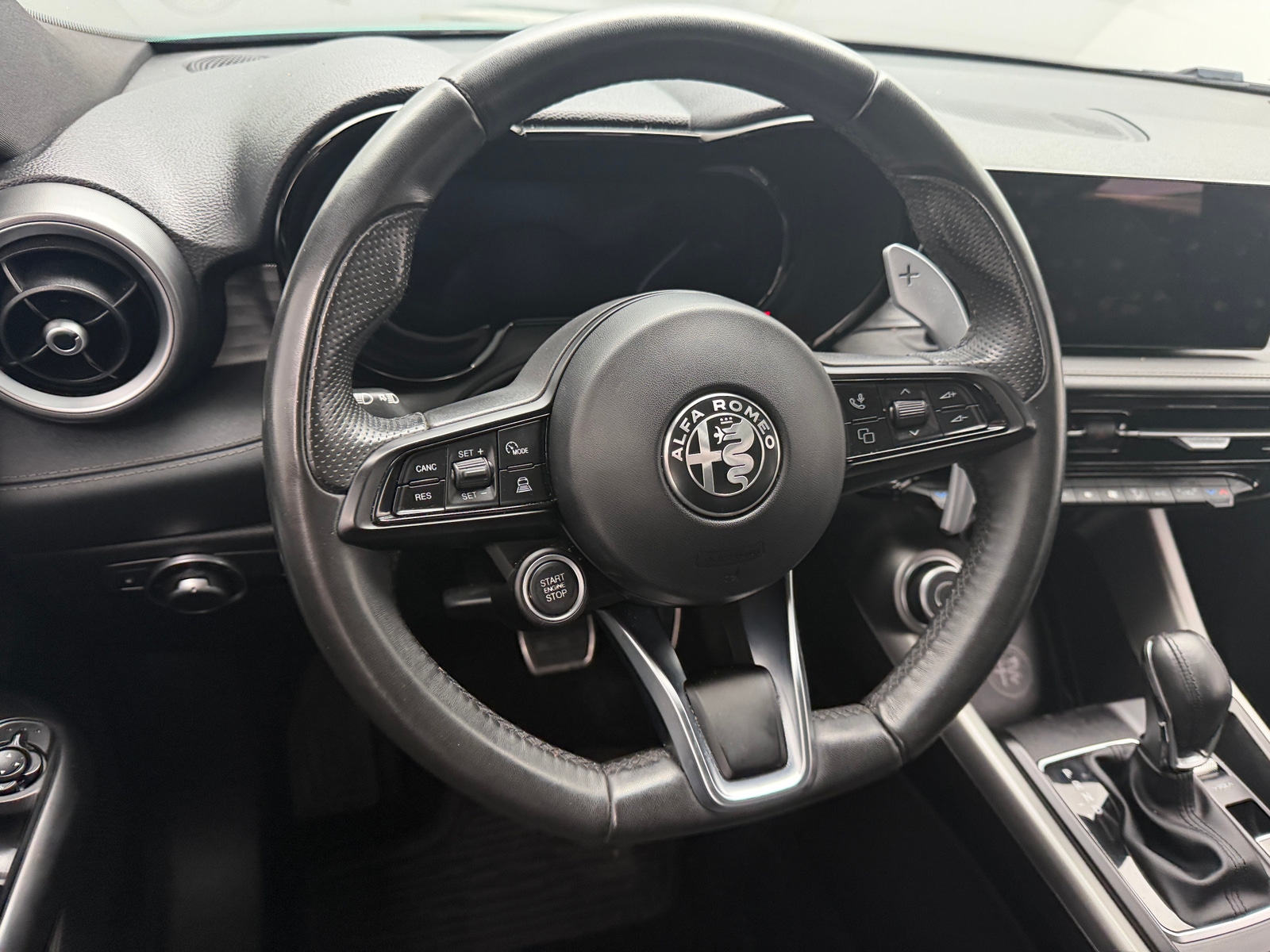 Thumbnail: 2024 Alfa Romeo Tonale - 4
