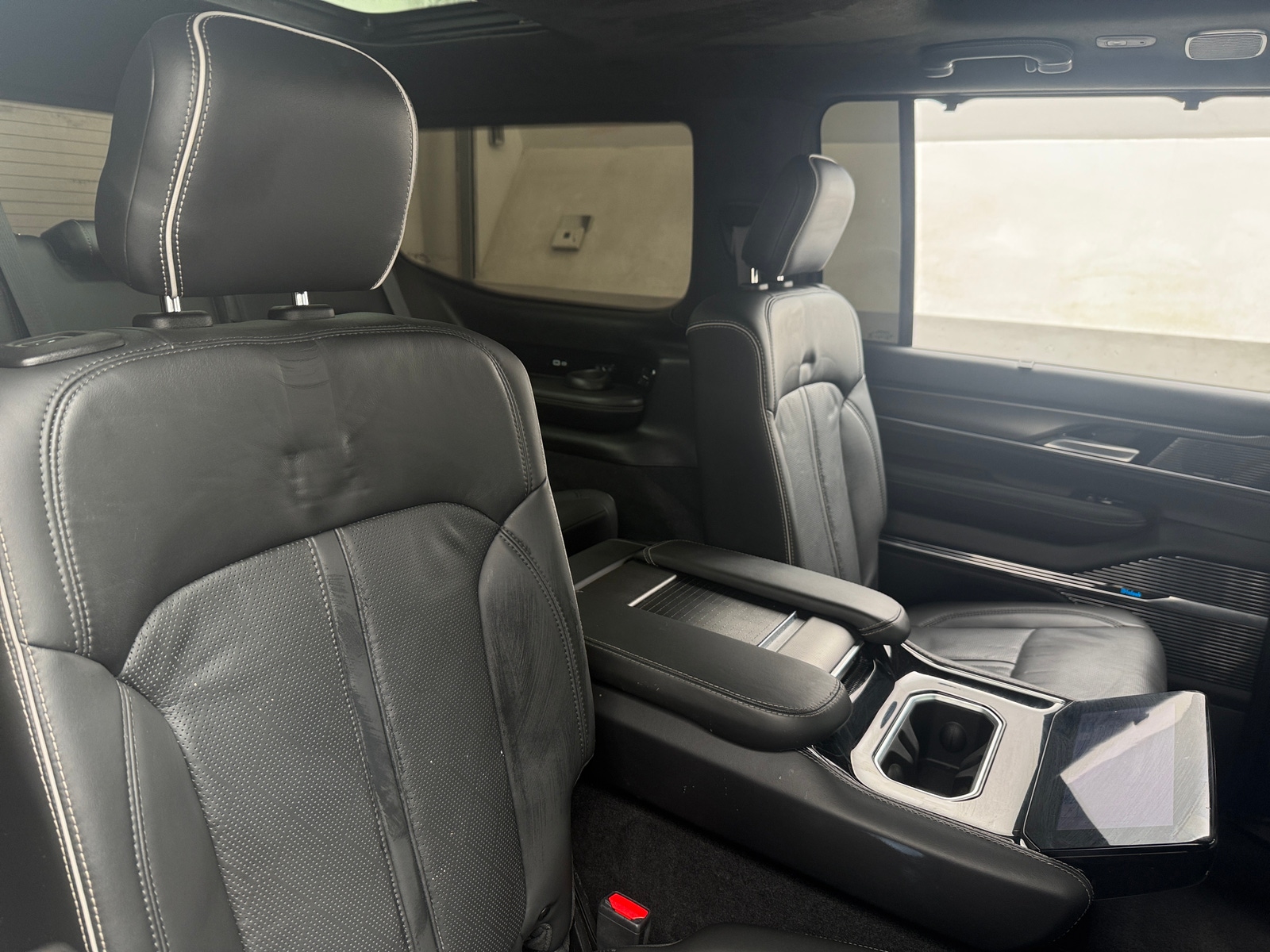 Thumbnail: 2022 Jeep Grand Wagoneer - 5