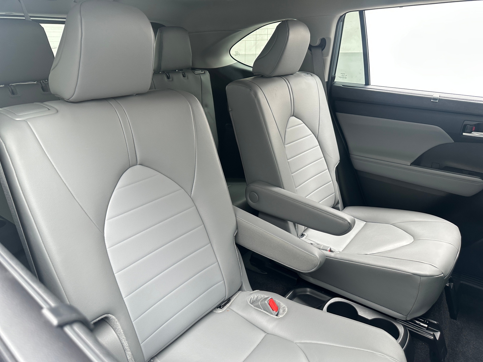 Thumbnail: 2024 Toyota Highlander - 6