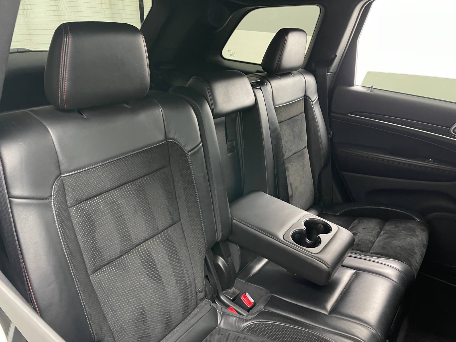 Thumbnail: 2017 Jeep Grand Cherokee - 6
