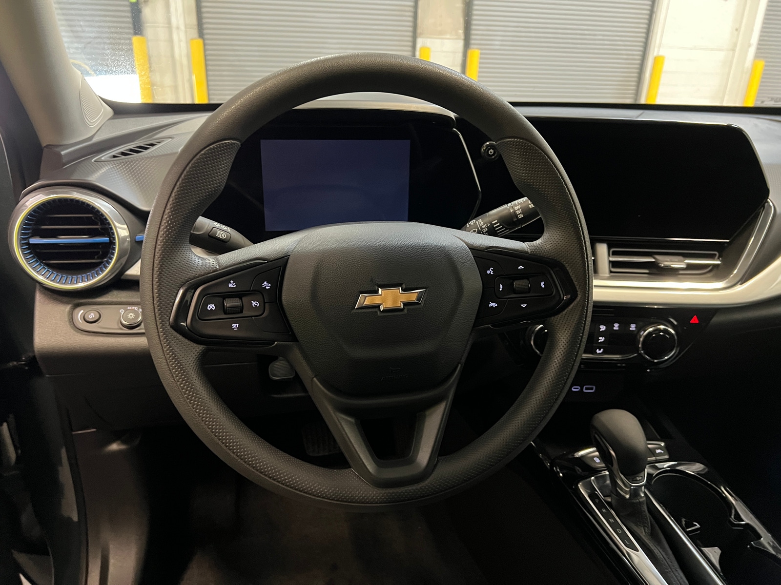 Thumbnail: 2025 Chevrolet Trax - 4
