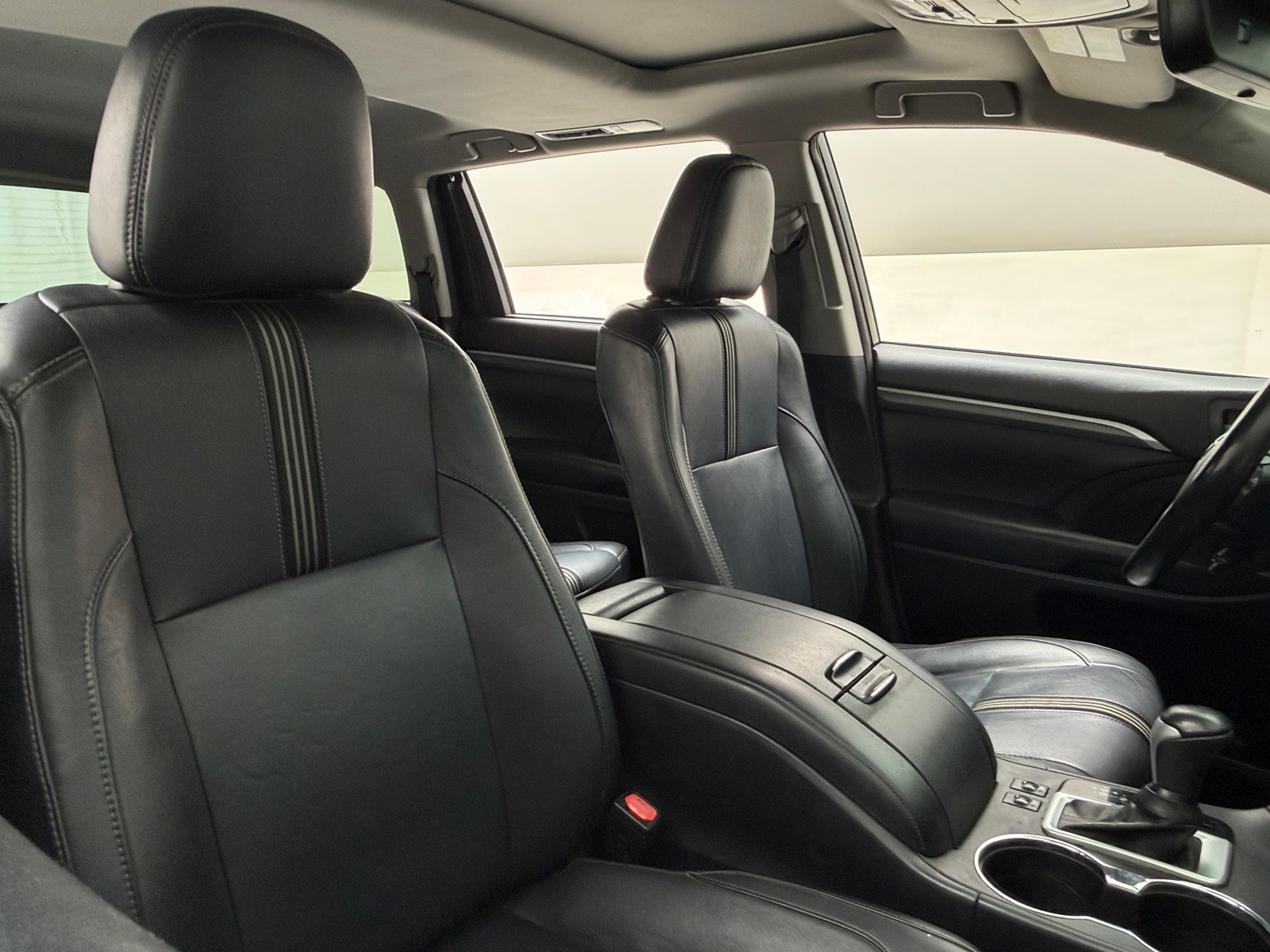 Thumbnail: 2017 Toyota Highlander - 2