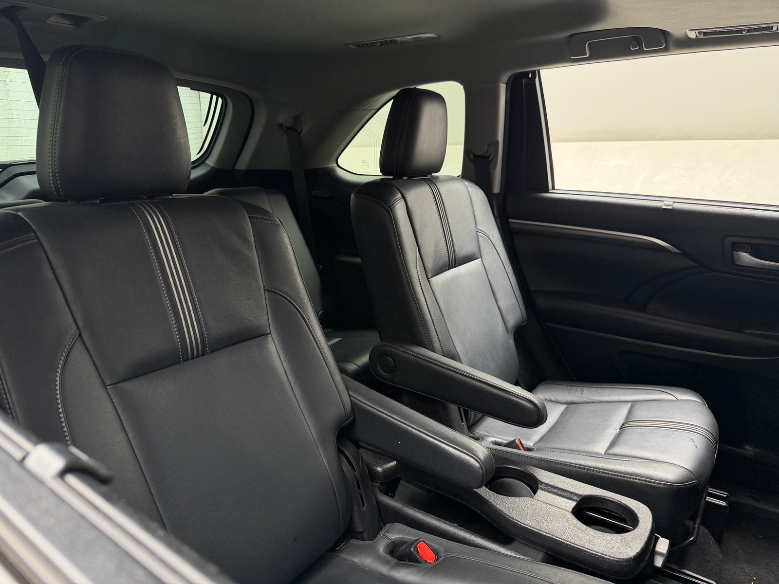 Thumbnail: 2017 Toyota Highlander - 6
