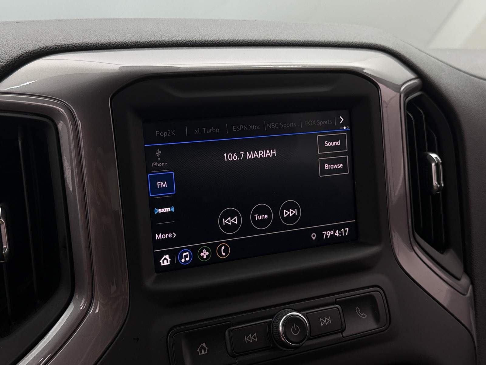 Thumbnail: 2022 Chevrolet Silverado 1500 - 4