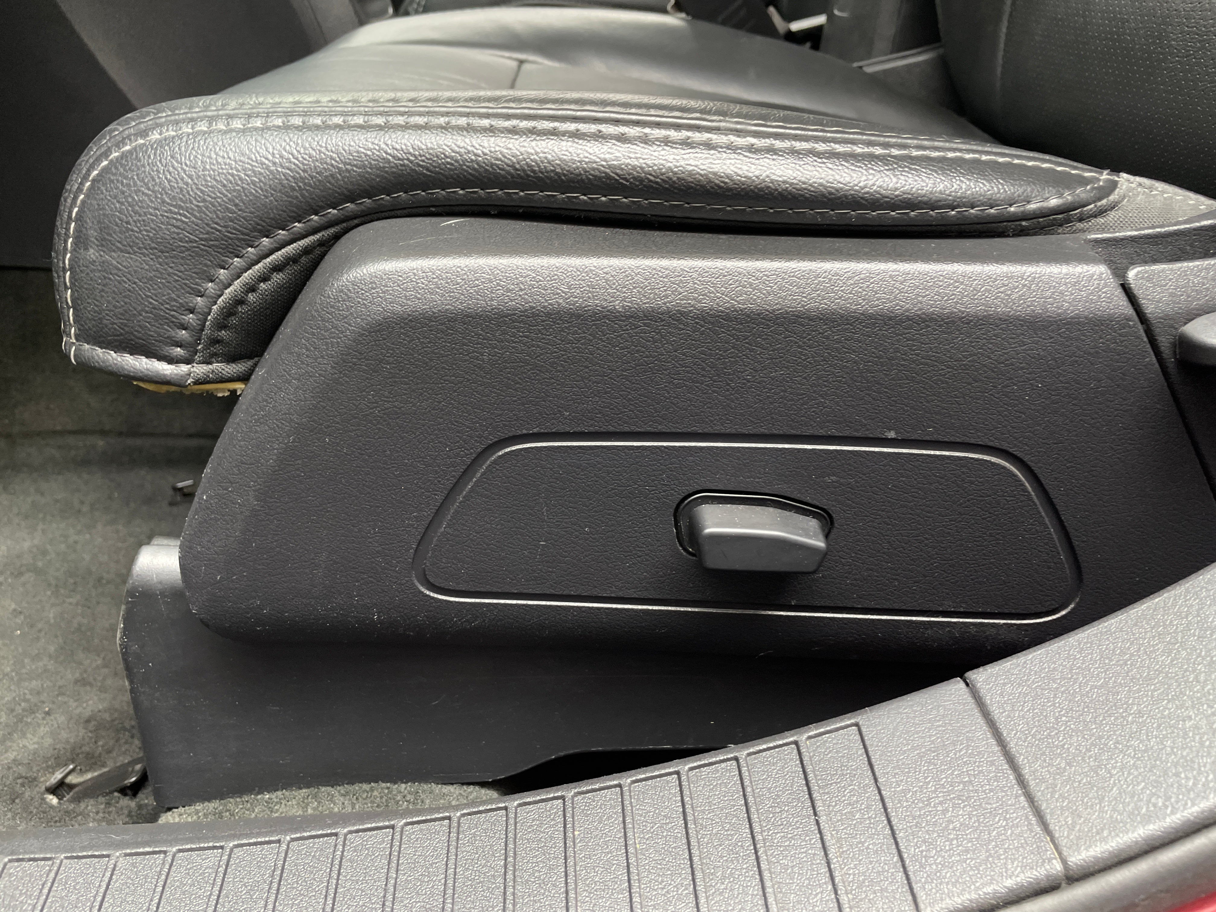 Used 2017 Jeep Compass High Altitude with VIN 1C4NJDEB7HD110164 for sale in Pewaukee, WI