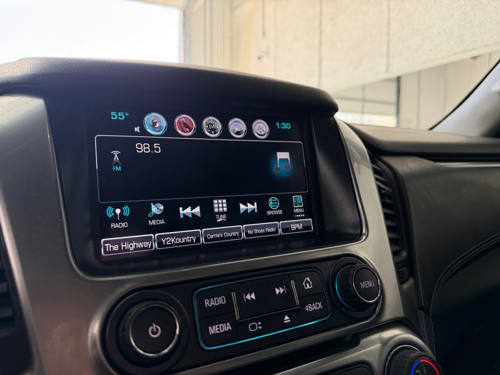 Thumbnail: 2017 Chevrolet Suburban - 3