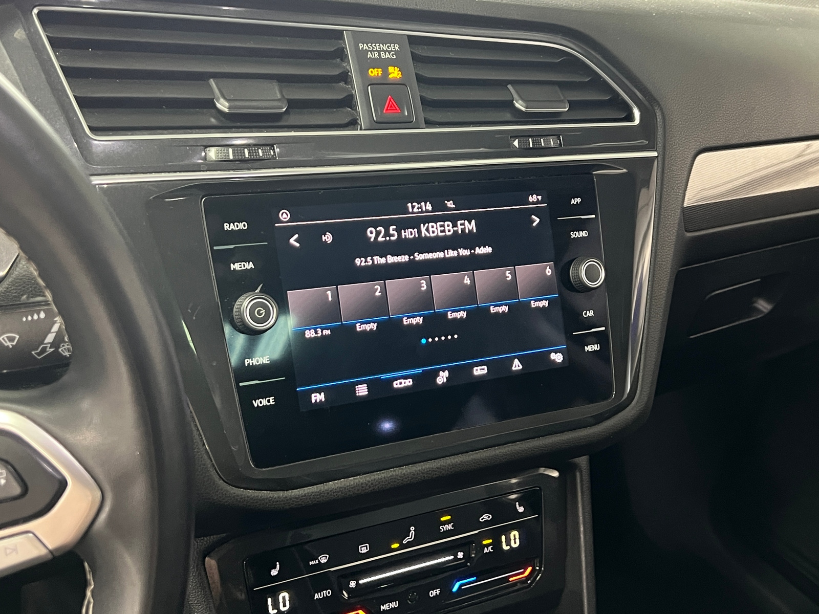 Thumbnail: 2022 Volkswagen Tiguan - 3