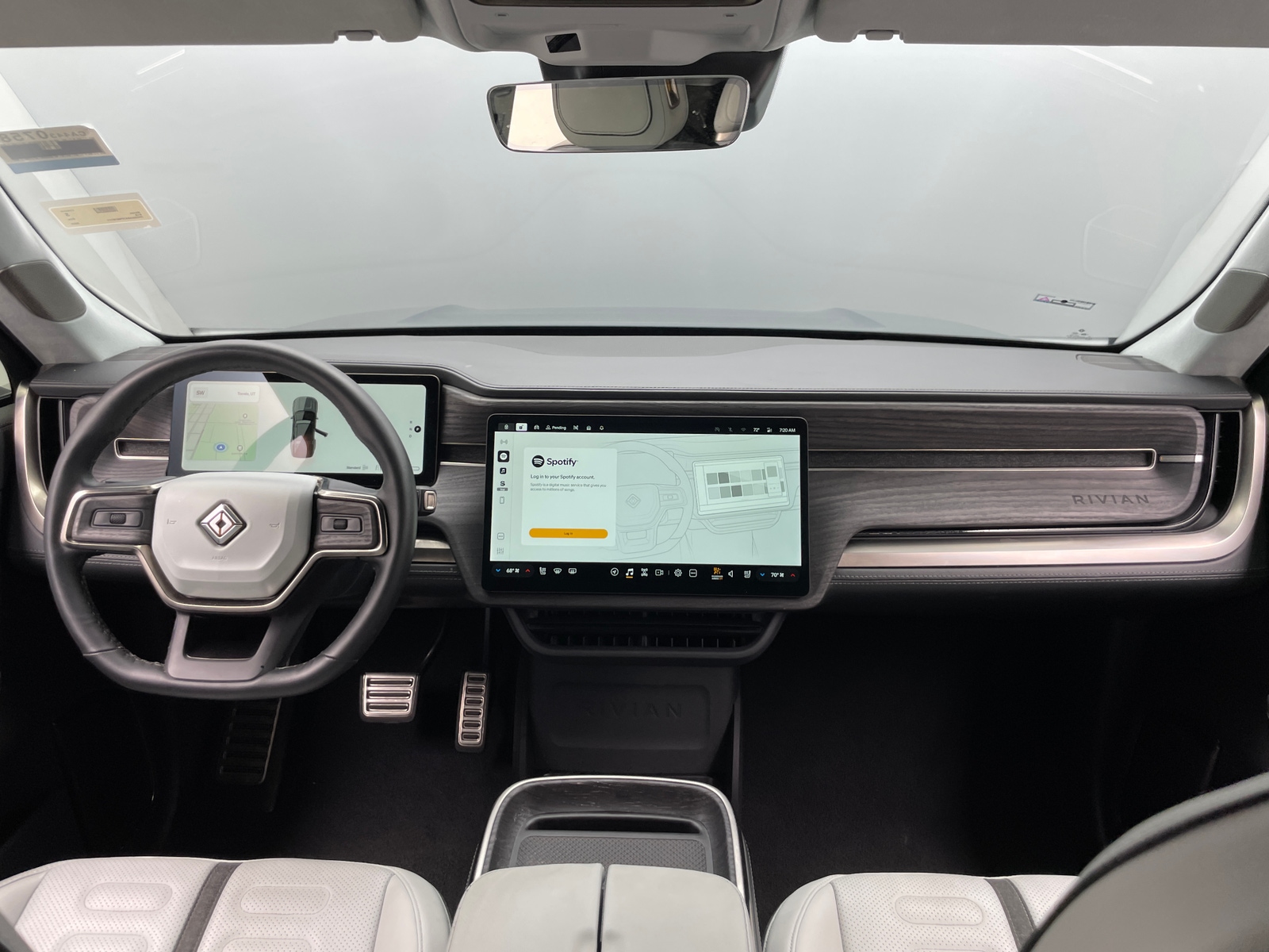 Thumbnail: 2023 Rivian R1S - 2