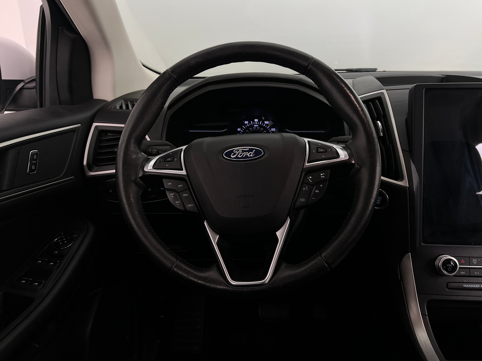 Thumbnail: 2022 Ford Edge - 4