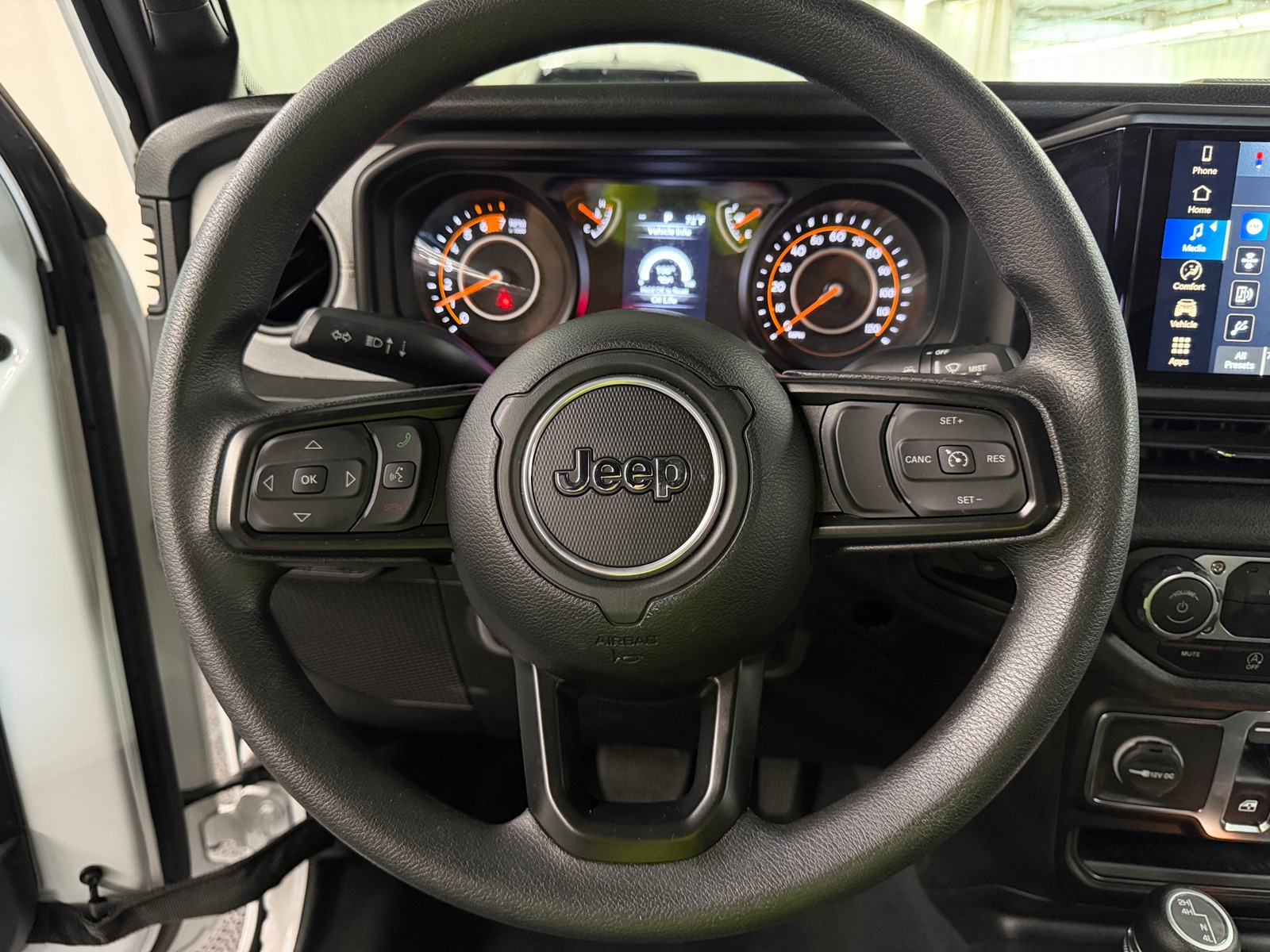 Thumbnail: 2025 Jeep Wrangler - 5
