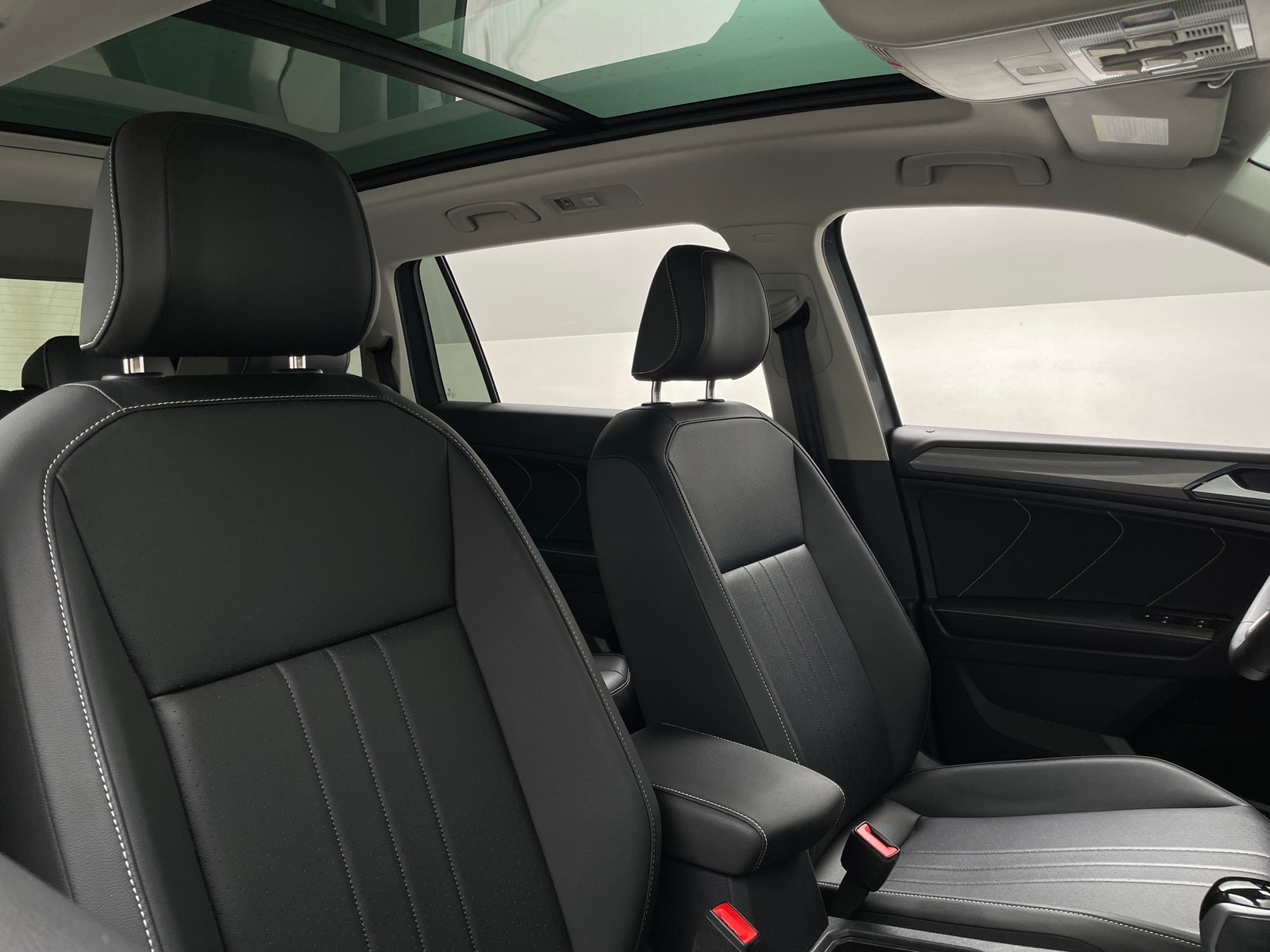 Thumbnail: 2024 Volkswagen Tiguan - 2