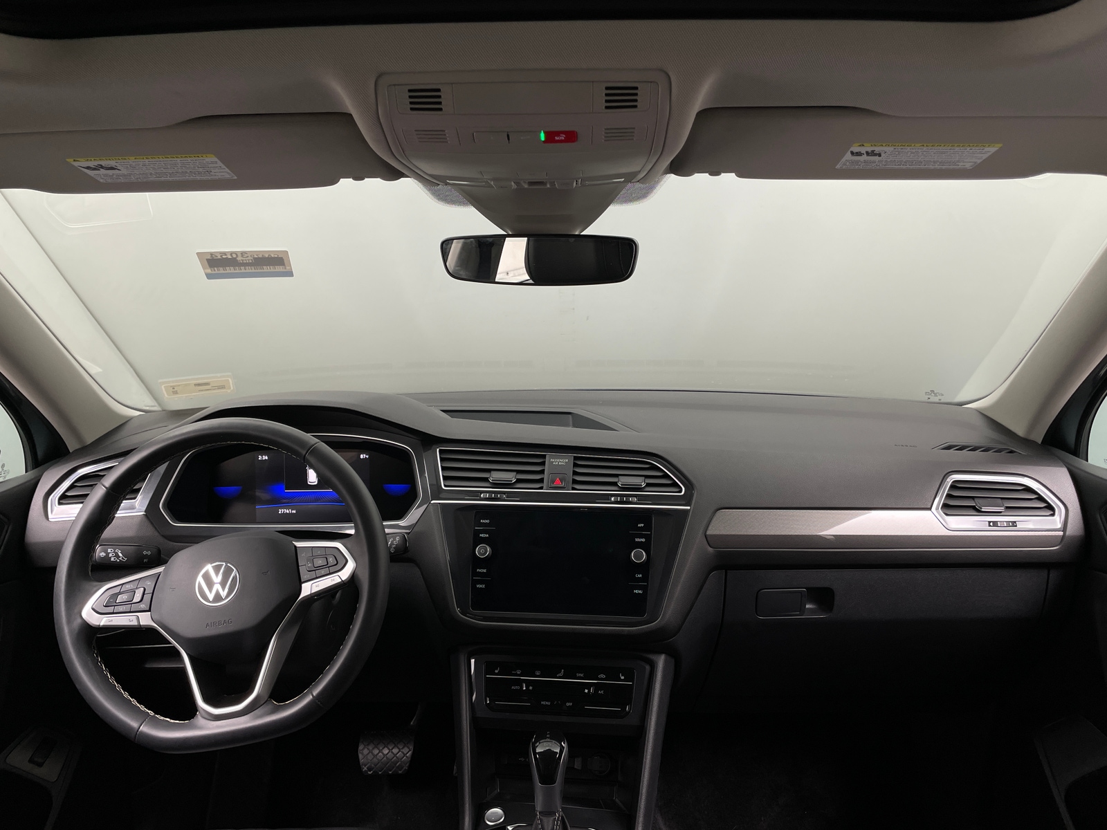 Thumbnail: 2024 Volkswagen Tiguan - 3