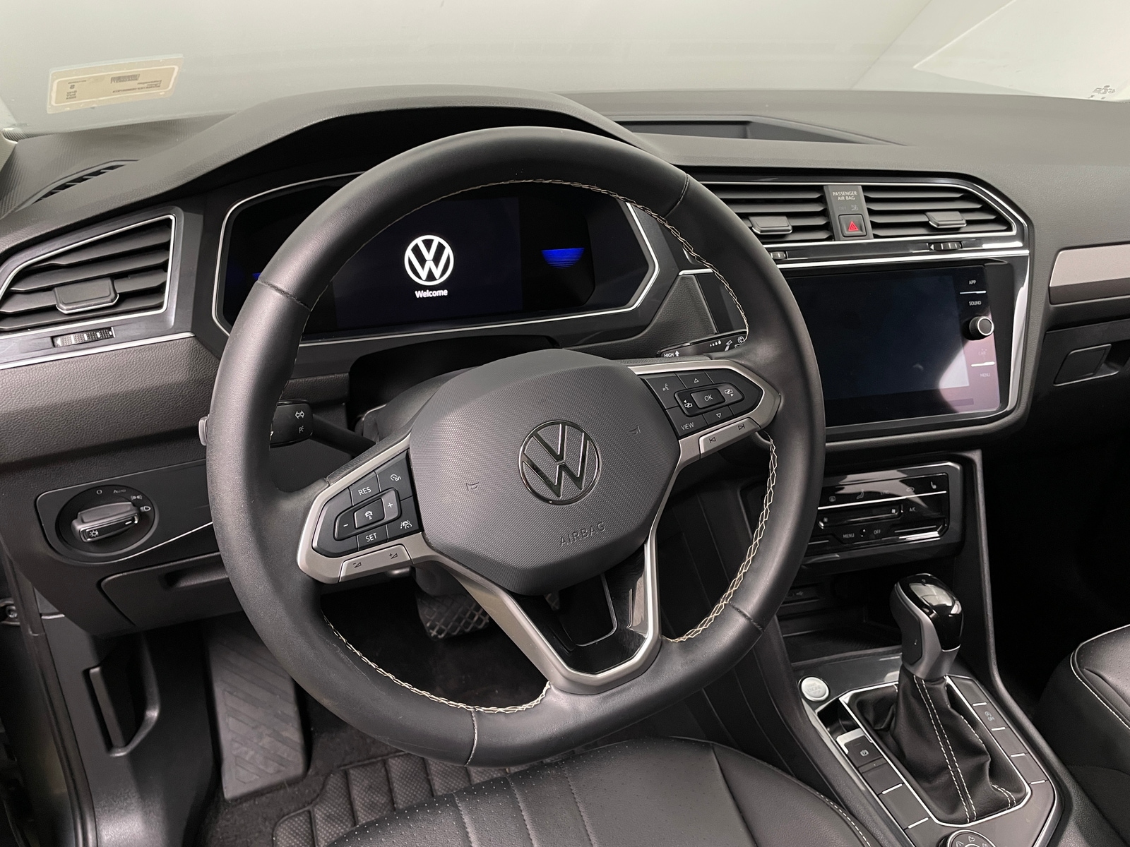 Thumbnail: 2024 Volkswagen Tiguan - 5