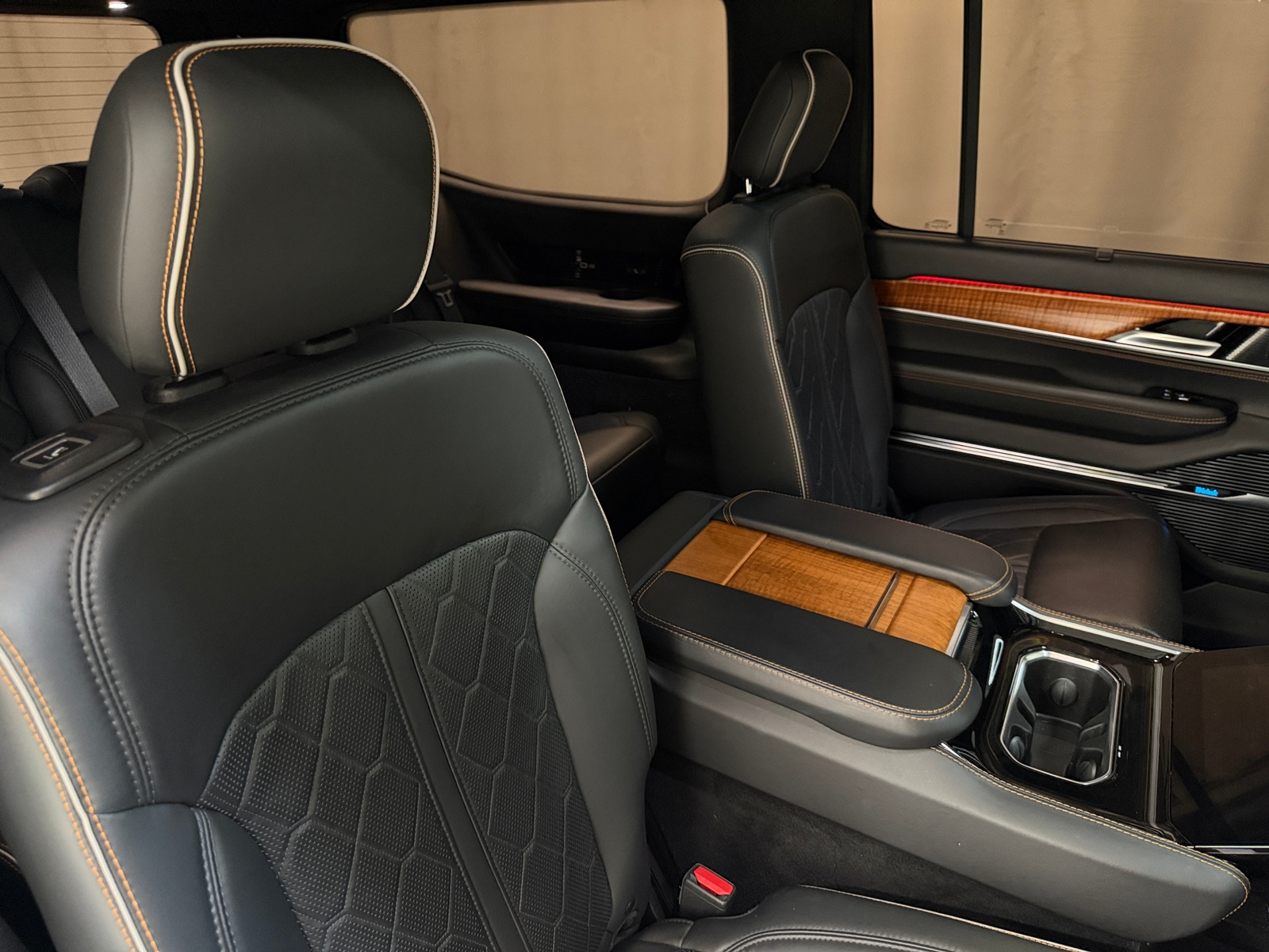 Thumbnail: 2023 Jeep Grand Wagoneer - 5